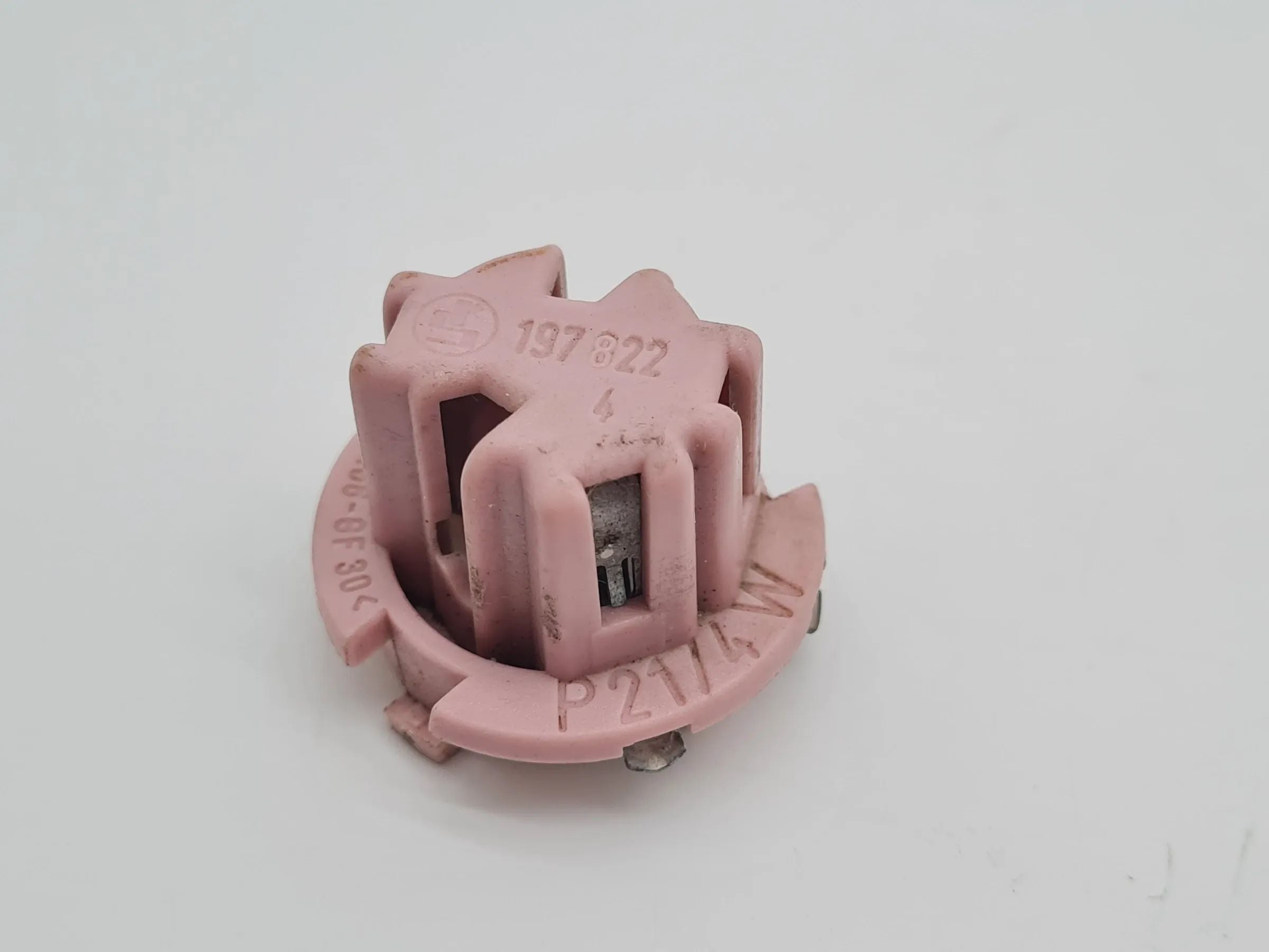 Original Mercedes E-Klasse (W210) Rückleuchte Lampe Fassung L/R 197822