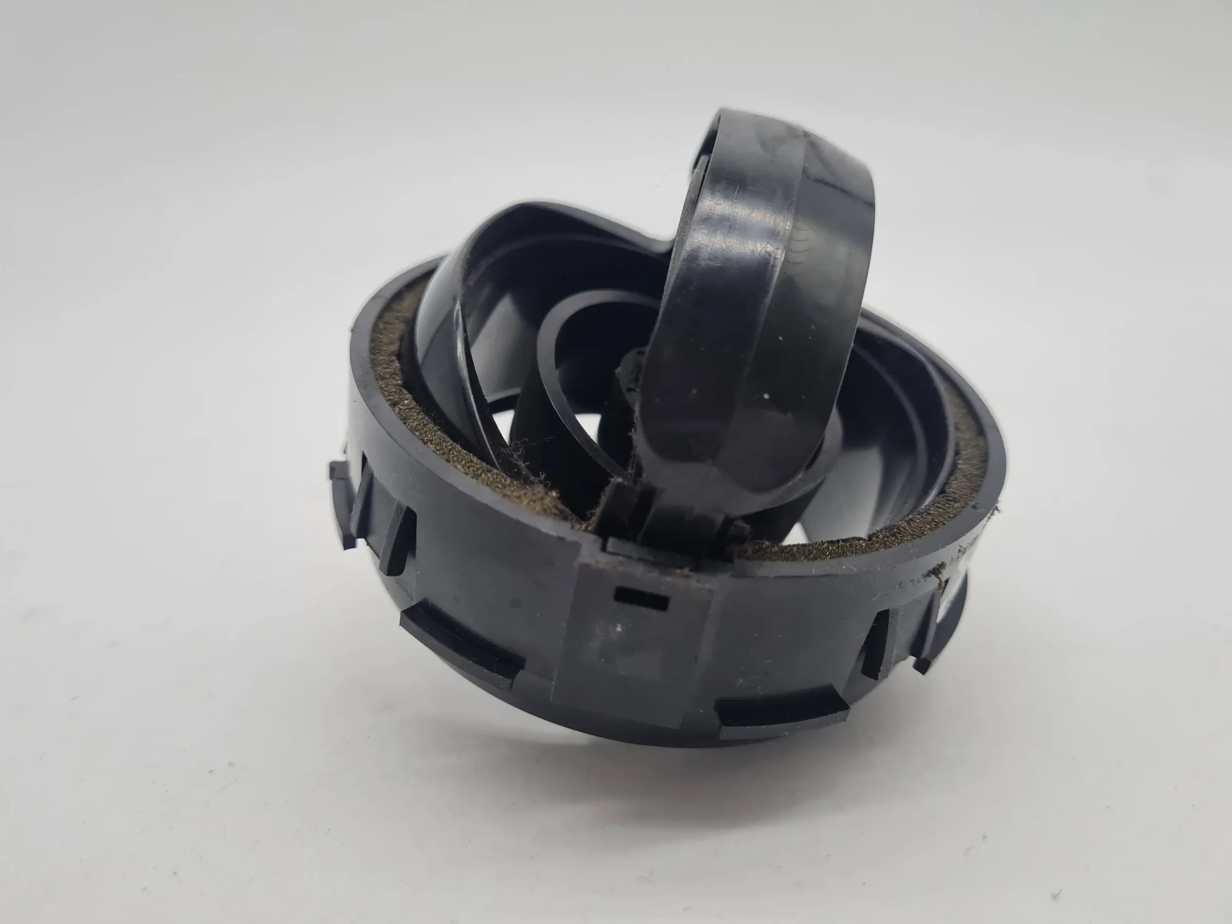 Original Mini One (R50/R53) Air Vent Duct Front L/R 6800887