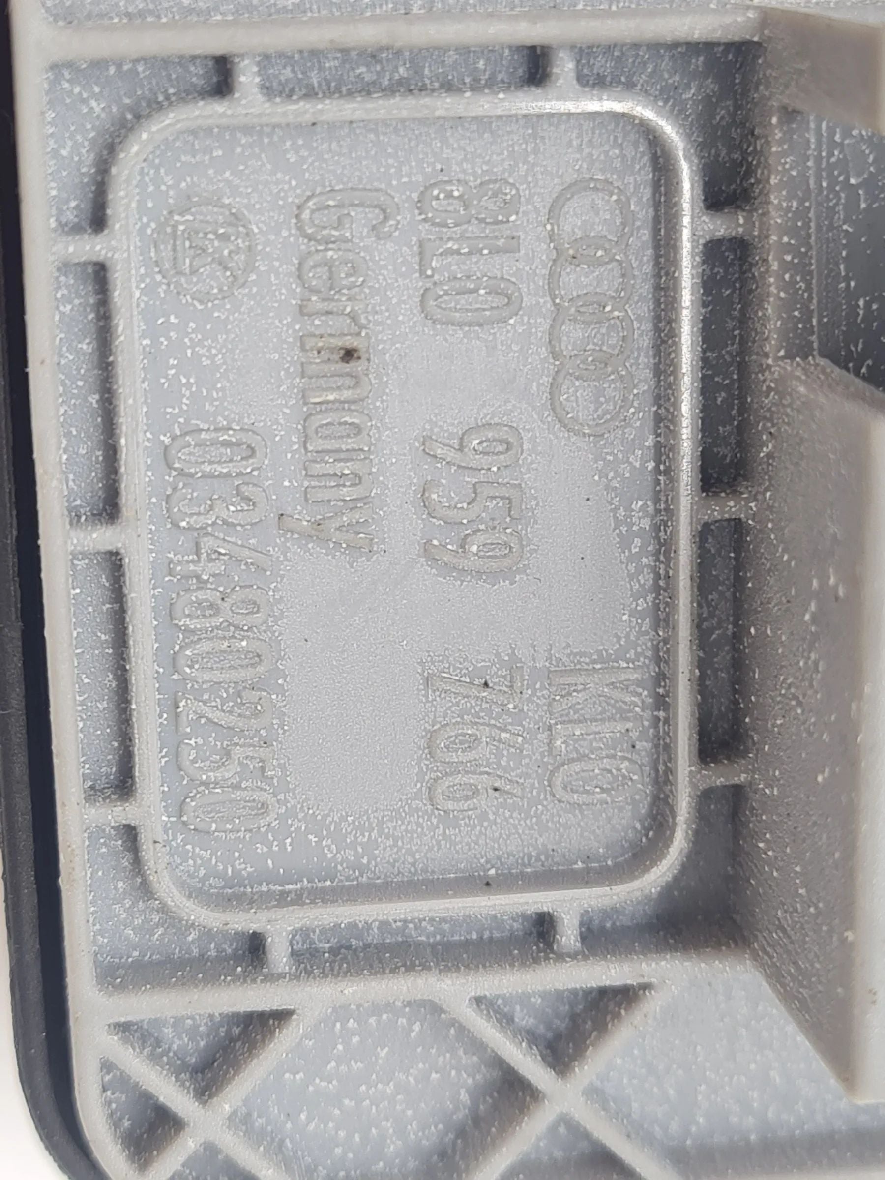 Original Audi A6 (4B2/4B4) Schalter Sitzhöhenverstellung Rechts Vorne 8L0959766