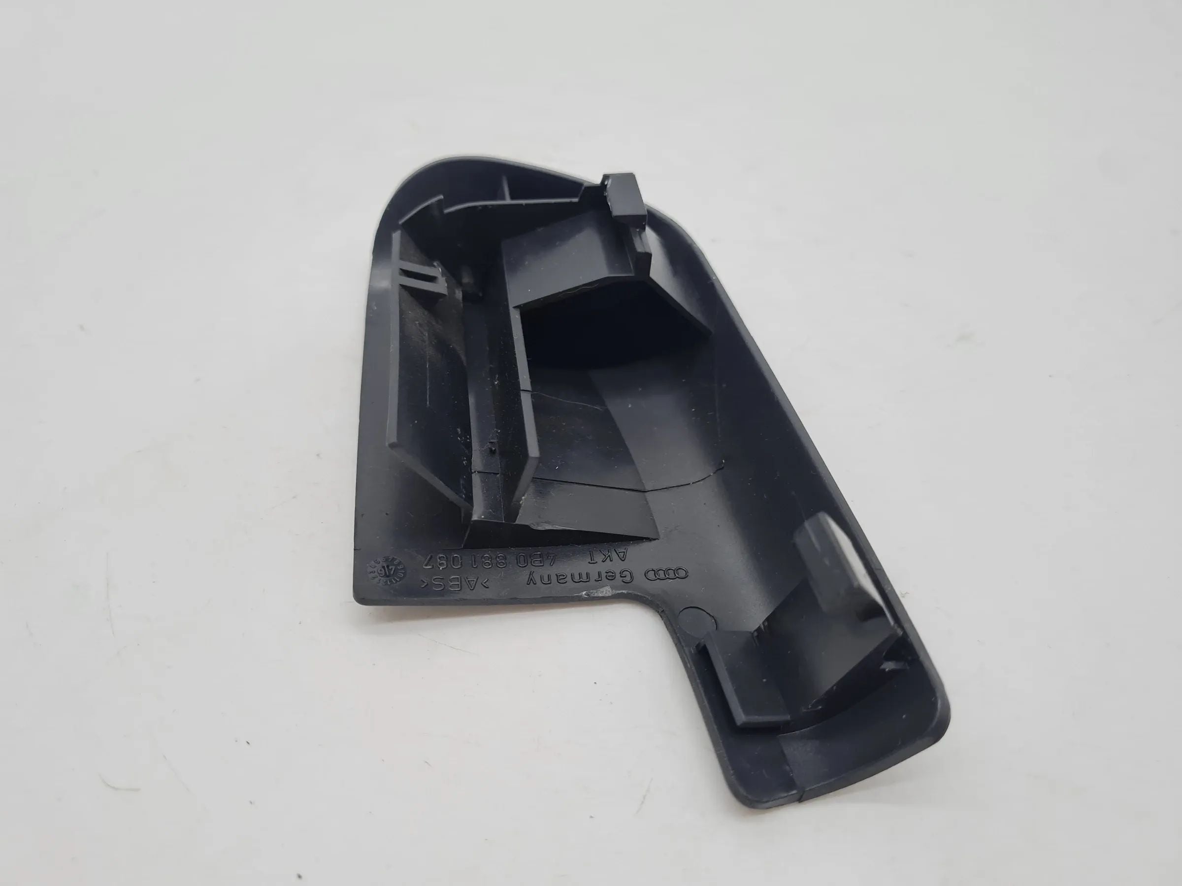 Original Audi A6 (4B2/4B4) Abdeckung Blende Vorne 4B0881087