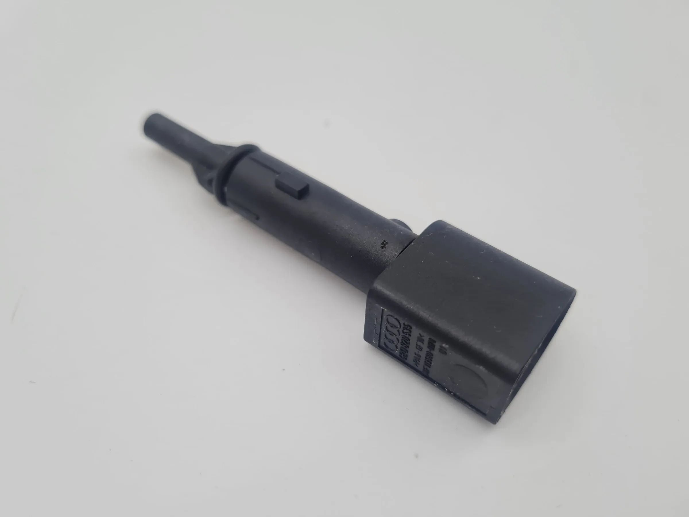 Original Audi A6 (4B2/4B4) Temperatursensor Temperaturfühler 4B0820535