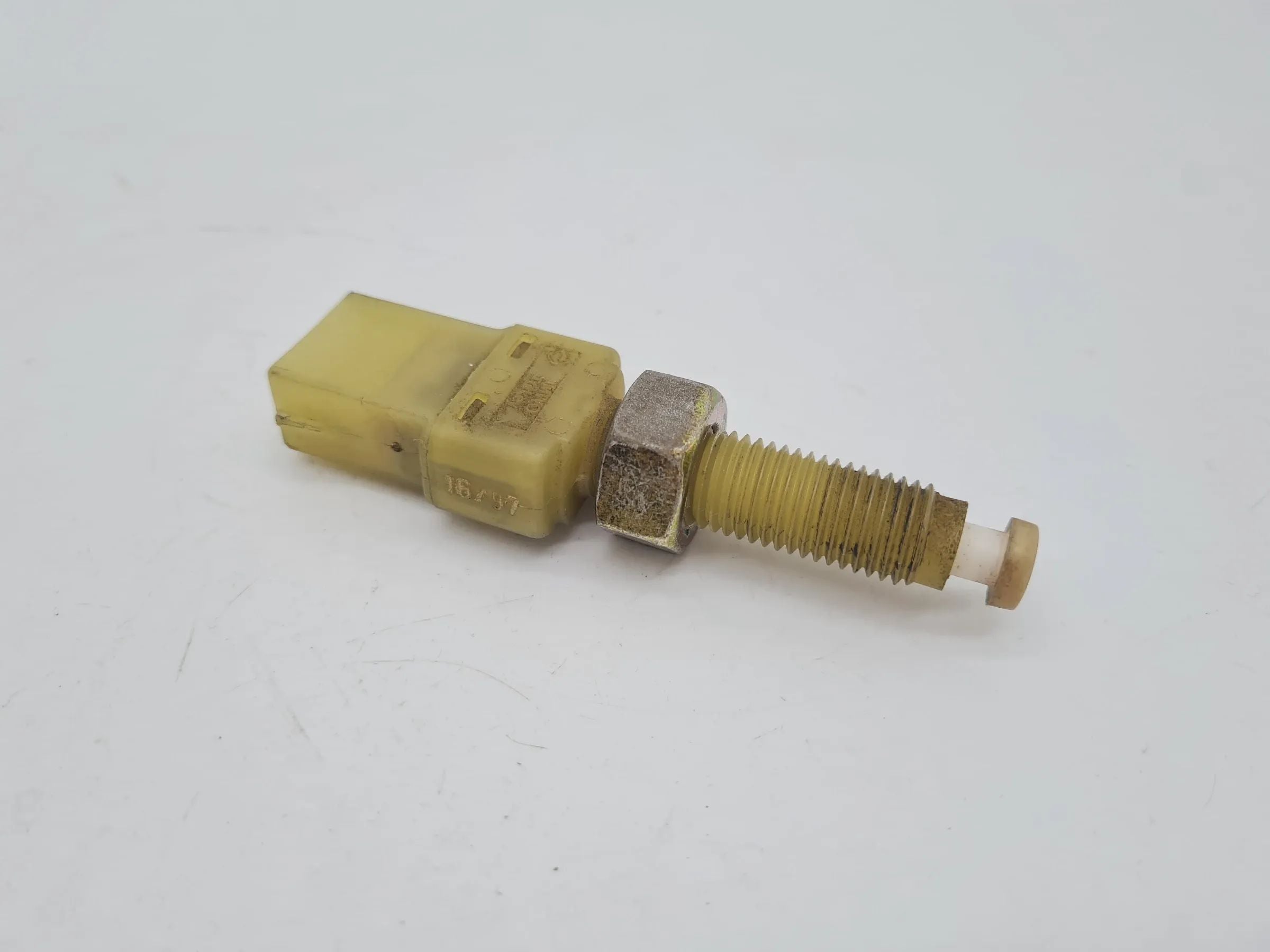 Original Audi A6 (4B2/4B4) Bremslichtschalter 443945515
