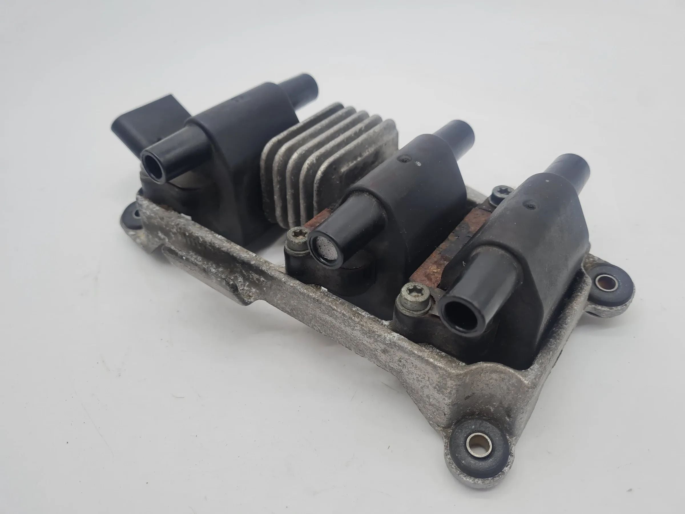 Original Audi A6 (4B2/4B4) 2.4 V6 121KW AGA Zündspule Zündmodul 078905104