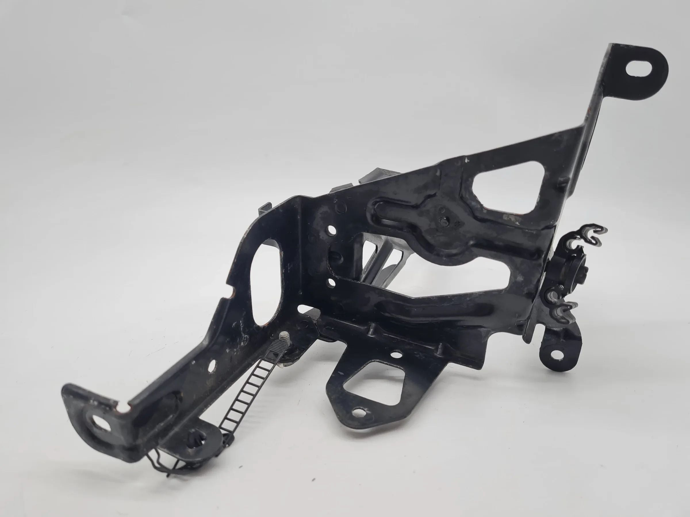 Original Audi A4 S4 B7 (8E/8H) Halterung Träger ABS Hydraulik 8E0614119