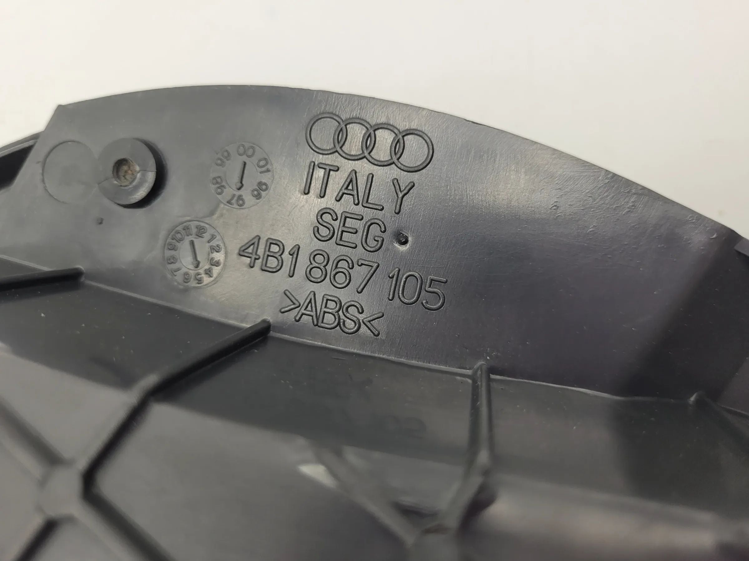 Original Audi A6 (4B2/4B4) Tür Ablagefach Staufach 1 Vorne Links 4B1867105