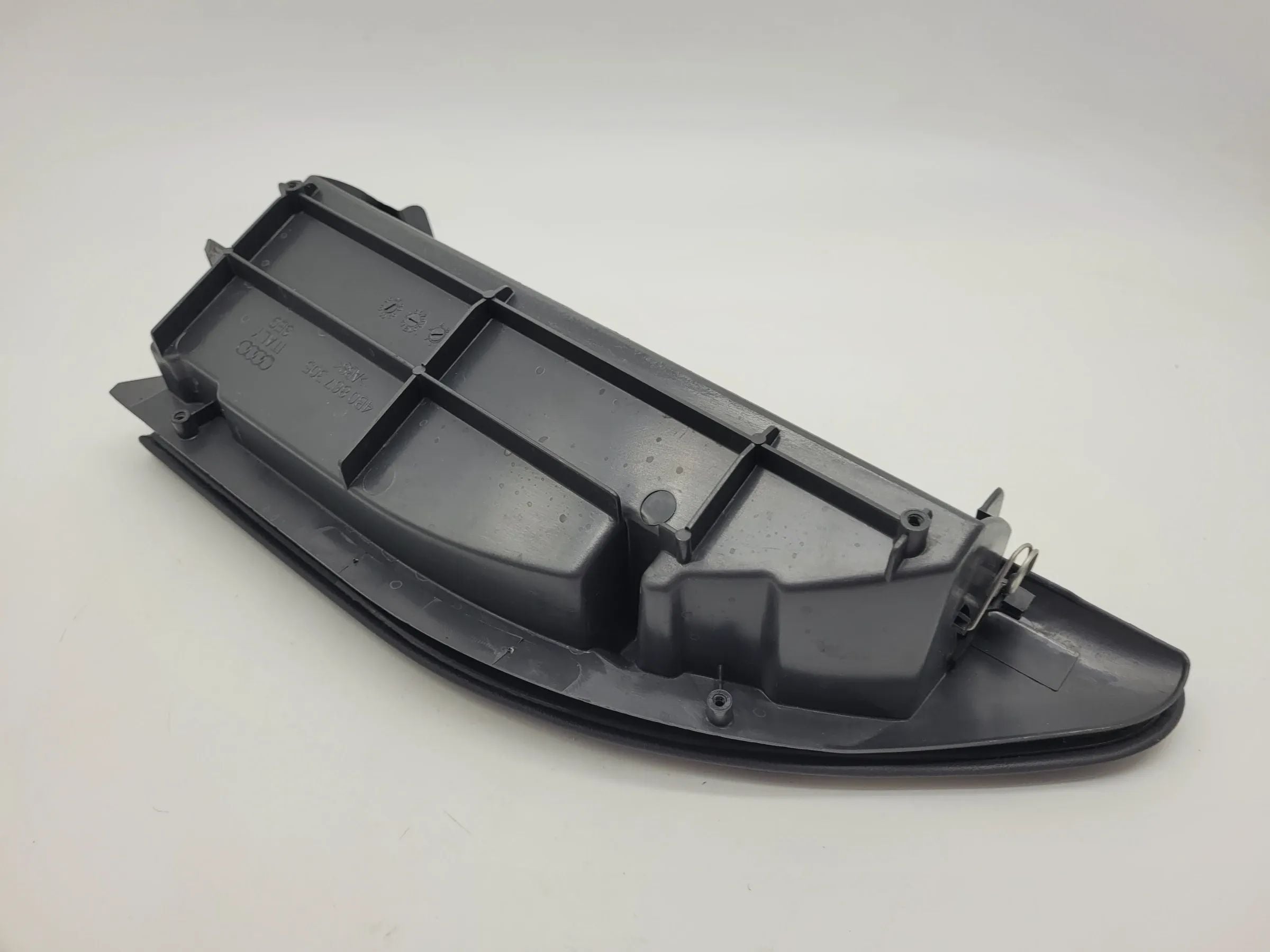 Original Audi A6 (4B2/4B4) Tür Ablagefach Ablage Staufach Hinten Links 4B0867305