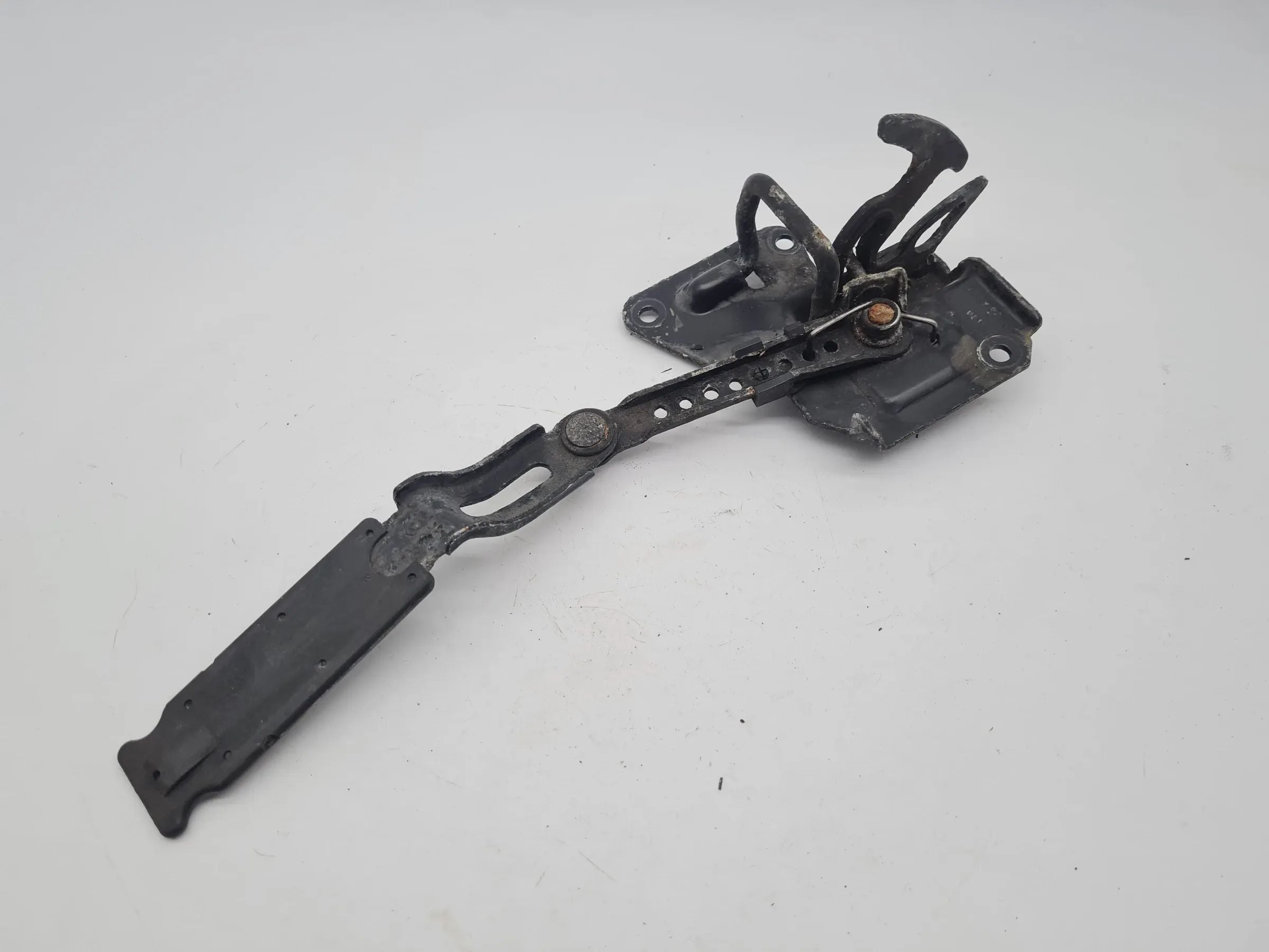 Original Audi A6 (4B2/4B4) Motorhaube Fanghaken 4B0823480C