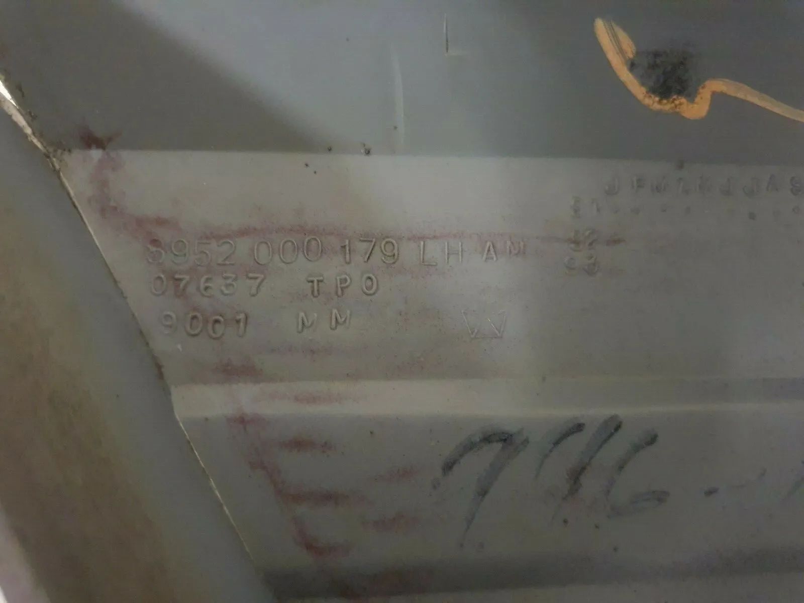 original front bumper corner Jeep Cherokee XJ 84-96 8952000179