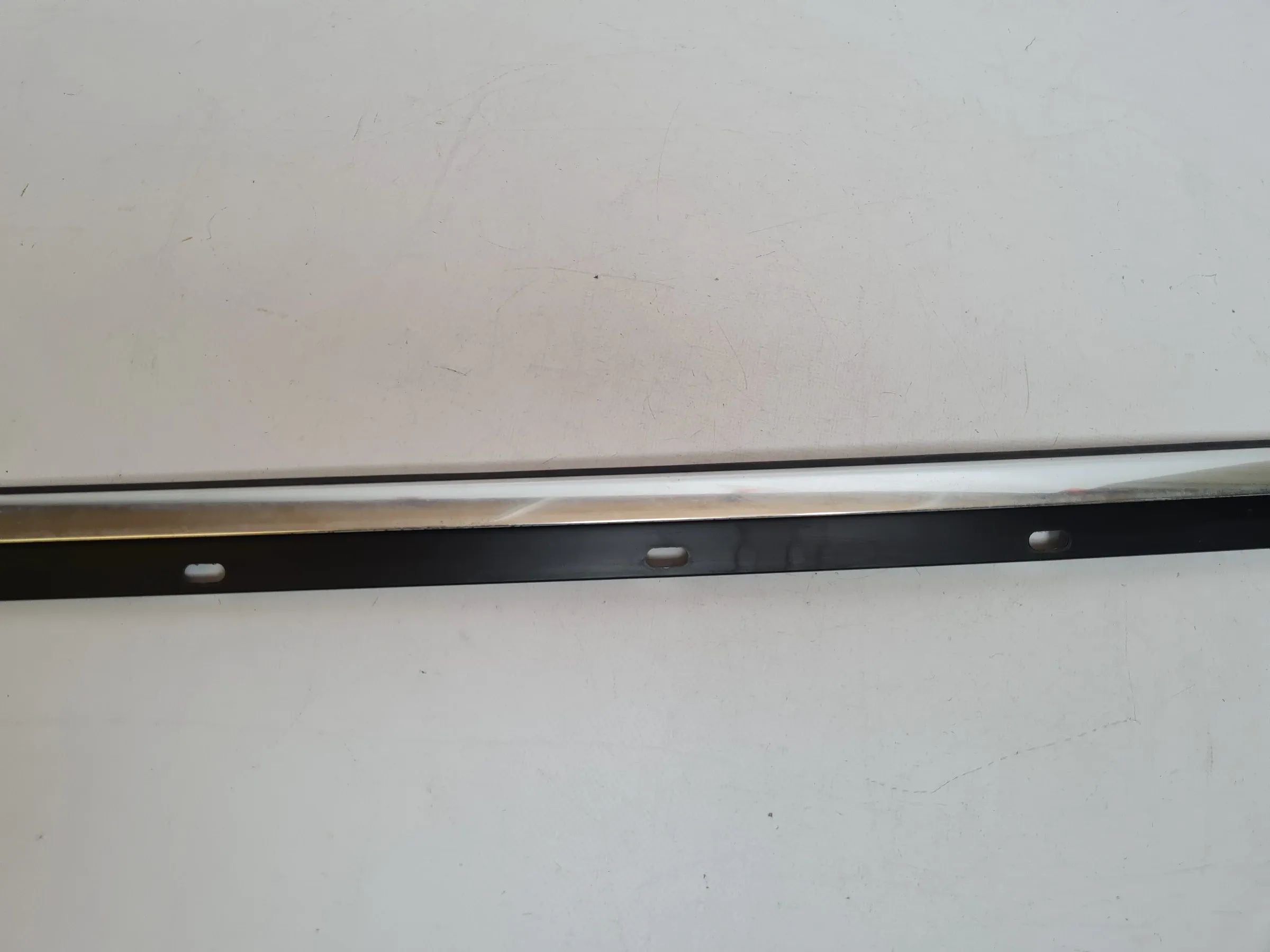 Original Audi A4 (8E/B6/B7) S-Line Dichtung Fensterleiste L./Hinten 8E0853763B