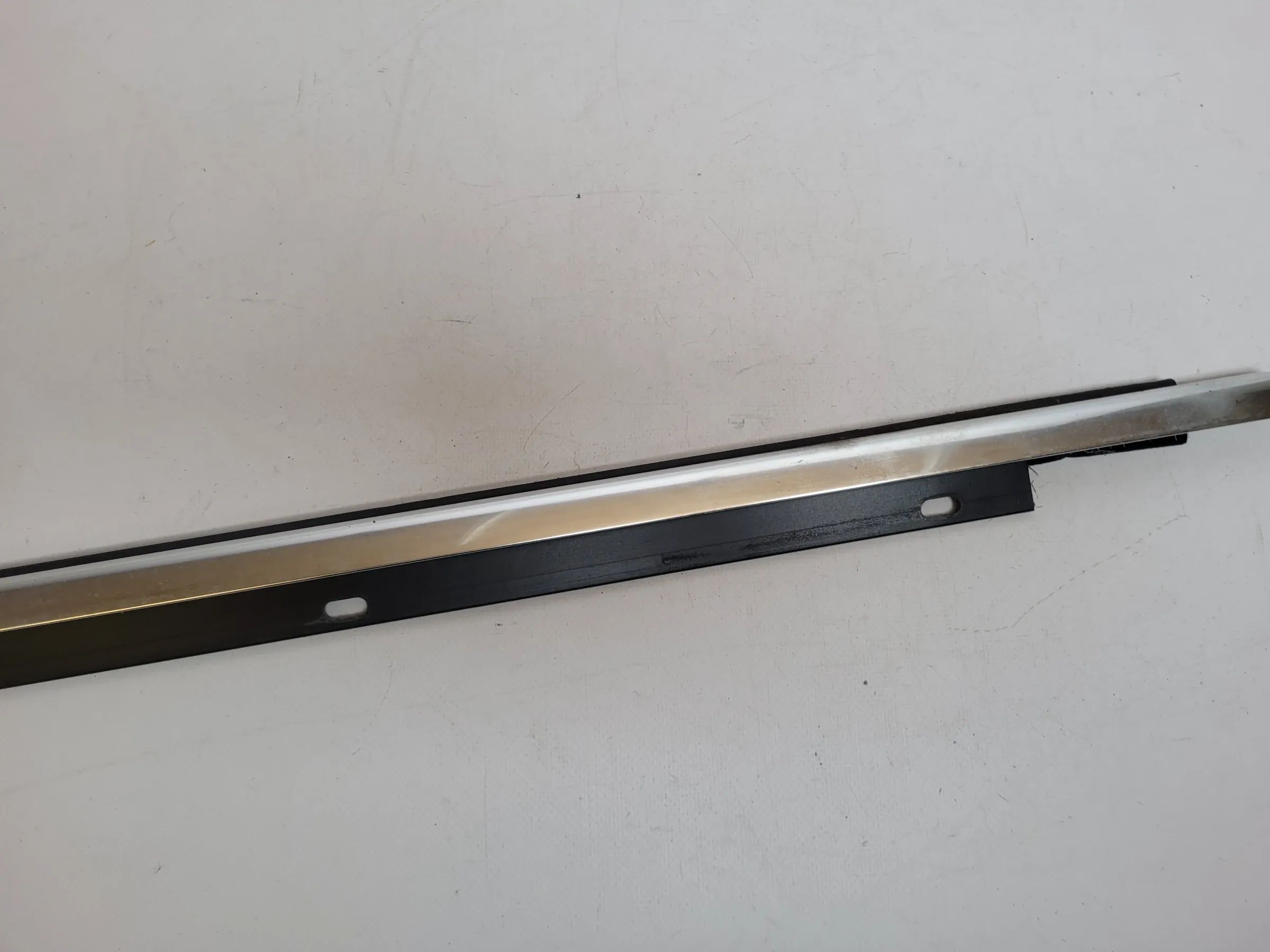 Original Audi A4 (8E/B6/B7) S-Line Dichtung Fensterleiste Rechts 8E0853284B