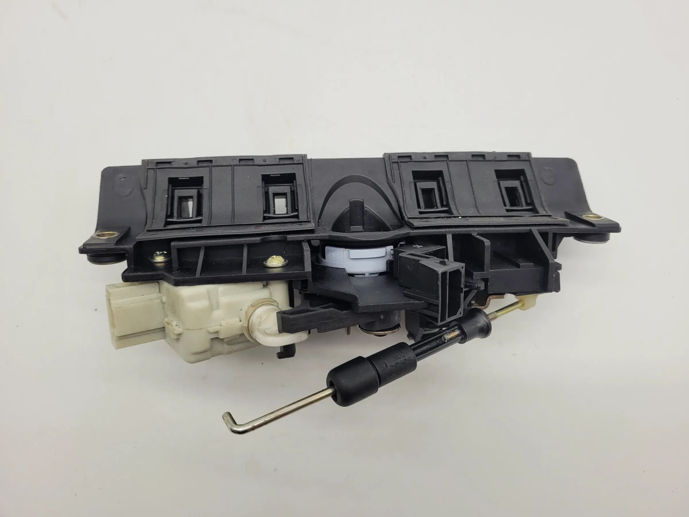 Original Audi A6 (4B2/4B4) Heckklappenschloß 4B0827565 H/J