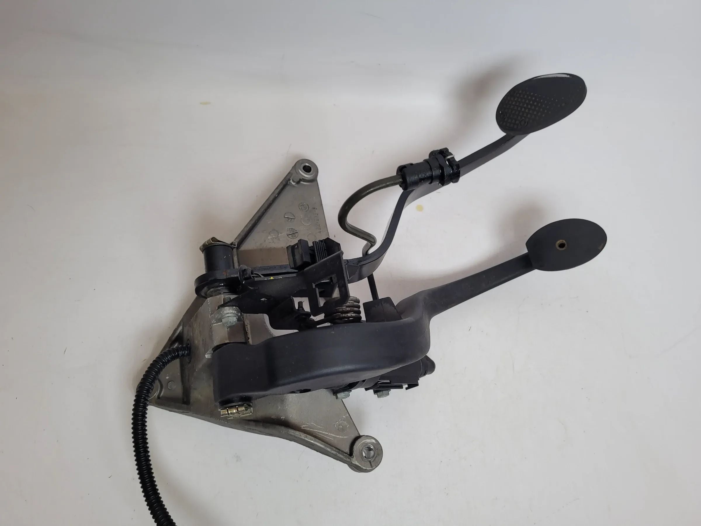 Original Mini One (R50/R53) Bremspedal Kupplungspedal Pedal Block 1511659