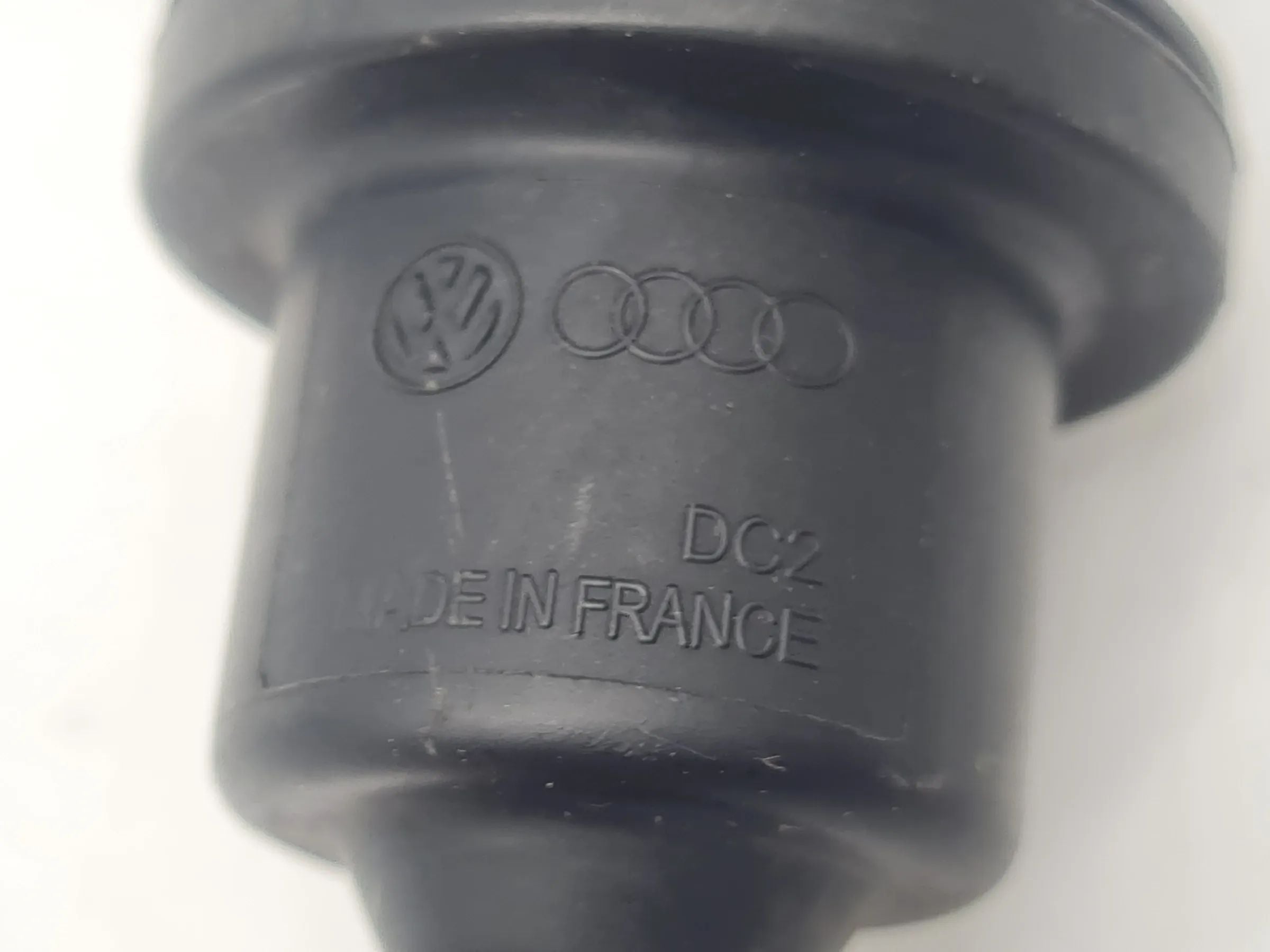 Original Seat Ibiza (6L1/6L2) Magnetventil Entlüftungsventil 036133514E