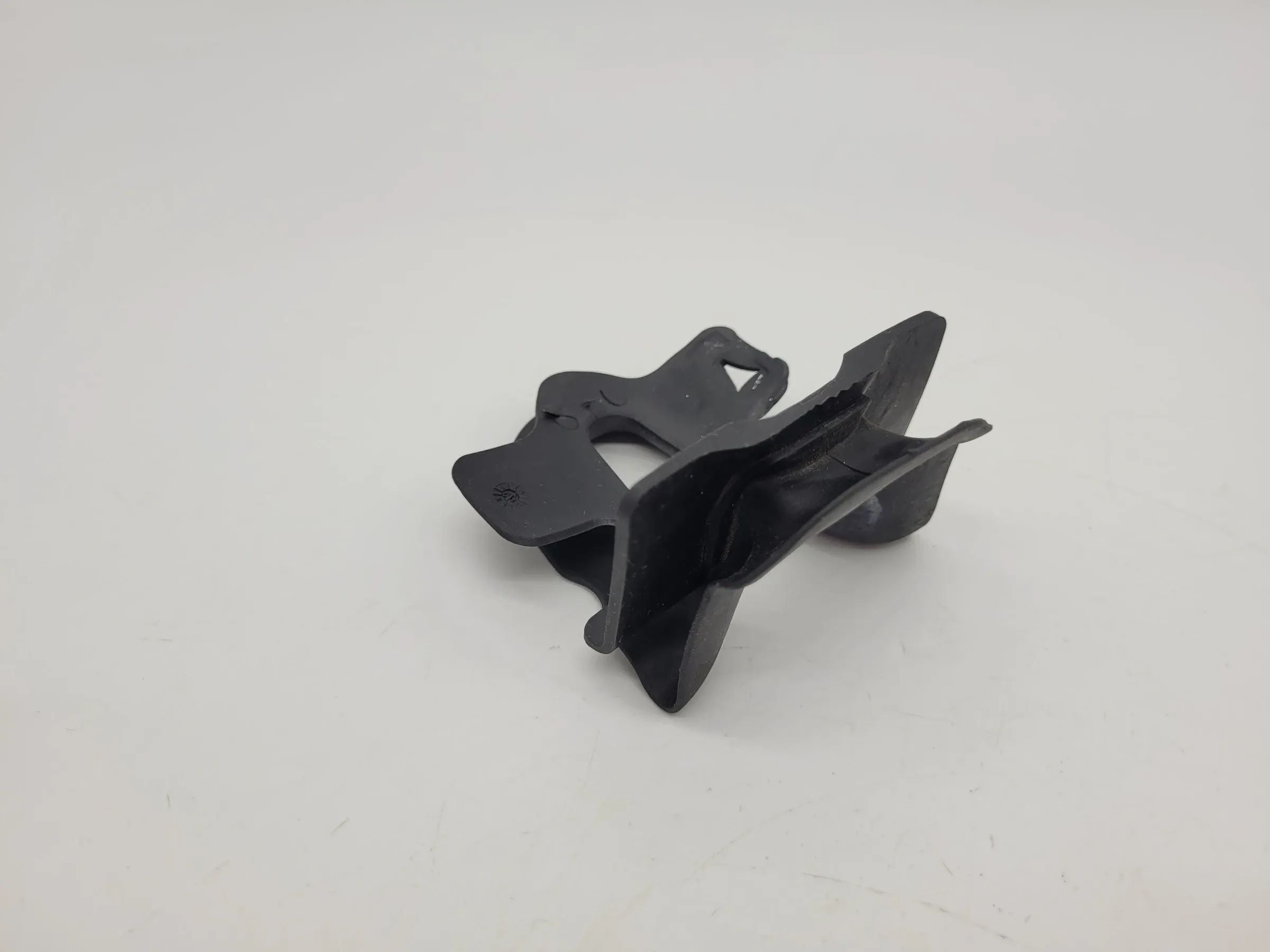 Original Audi A4 (8E/B6/B7) Türschloss Gummi L/R Vorne/Hinten 8E0837087D