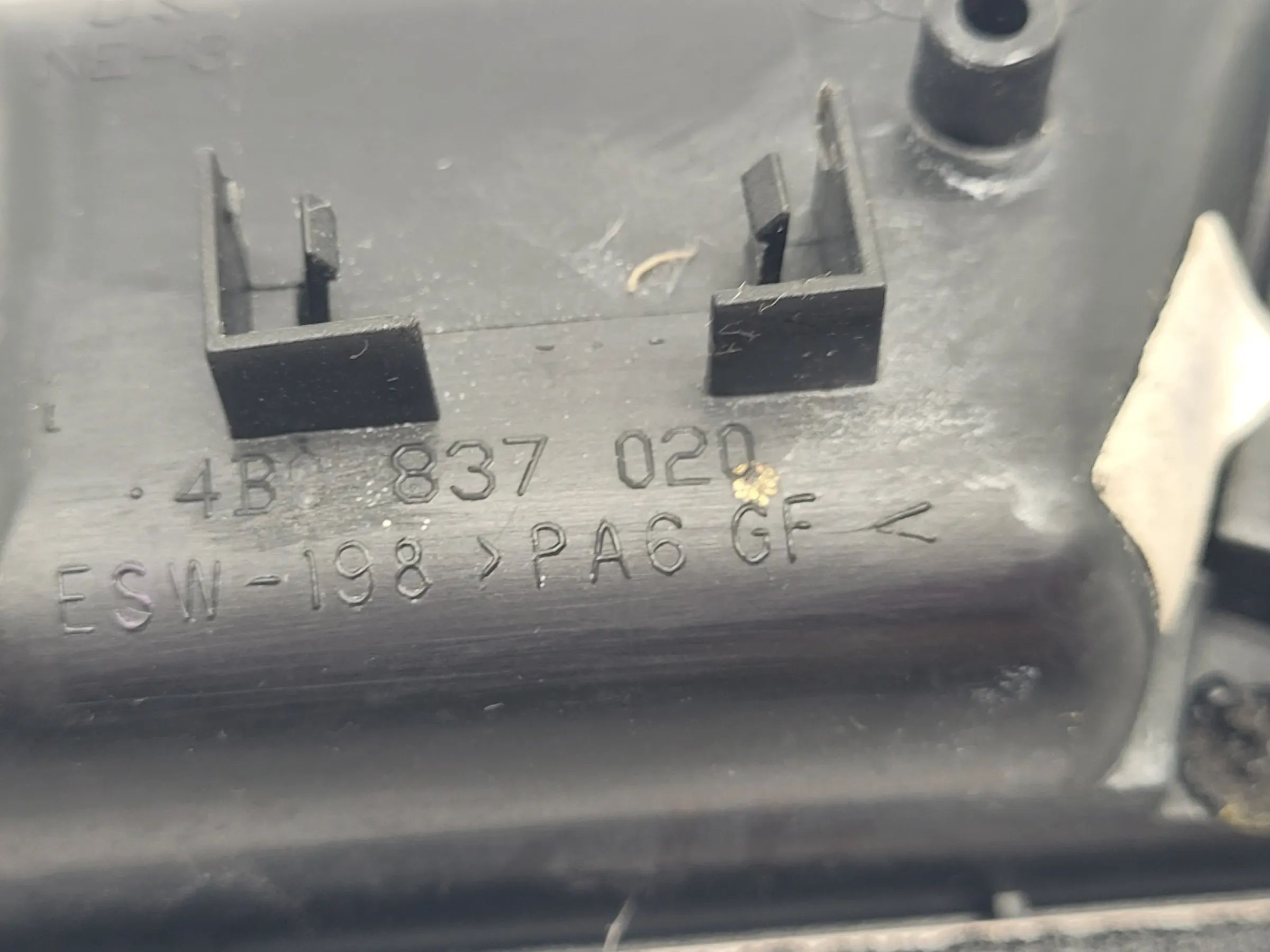 Original Audi A6 (4B2/4B4) Türgriff Hinten Links Innen 4B0839019