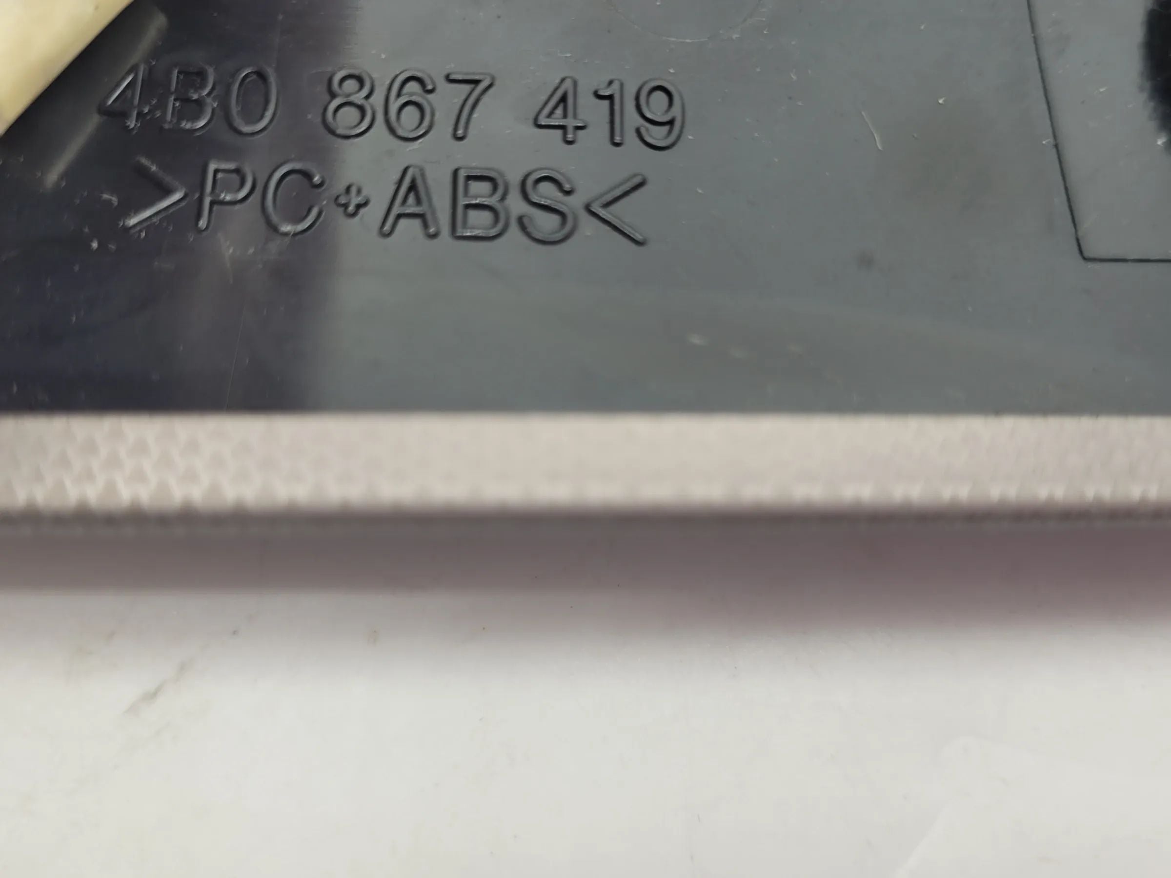 Original Audi A6 (4B2/4B4) Zierleiste Dekorleiste Tür Vorne echts 4B0867419