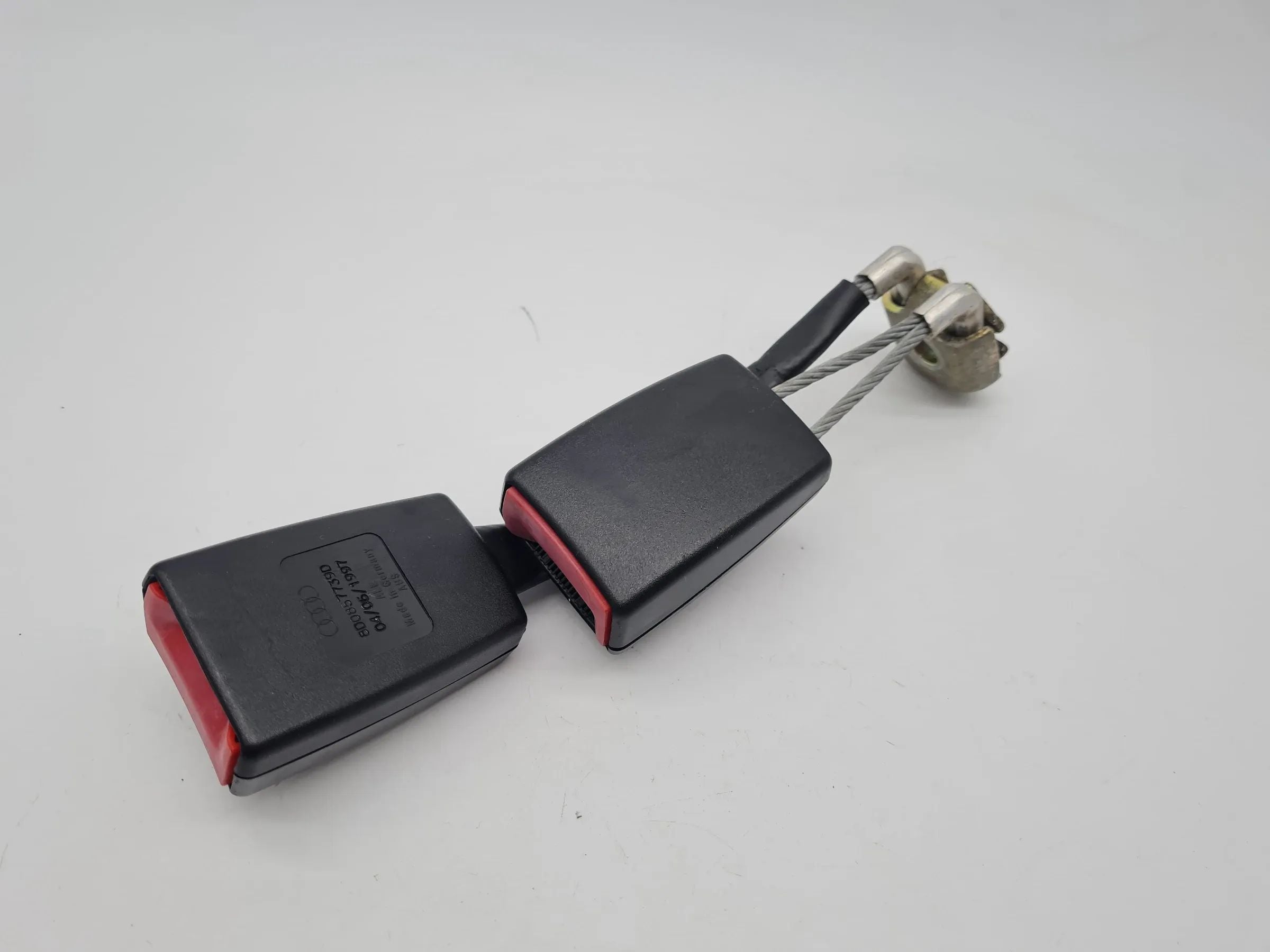 Original Audi A6 (4B2/4B4) Gurtschloss Gurt Hinten Links 4D0857739D