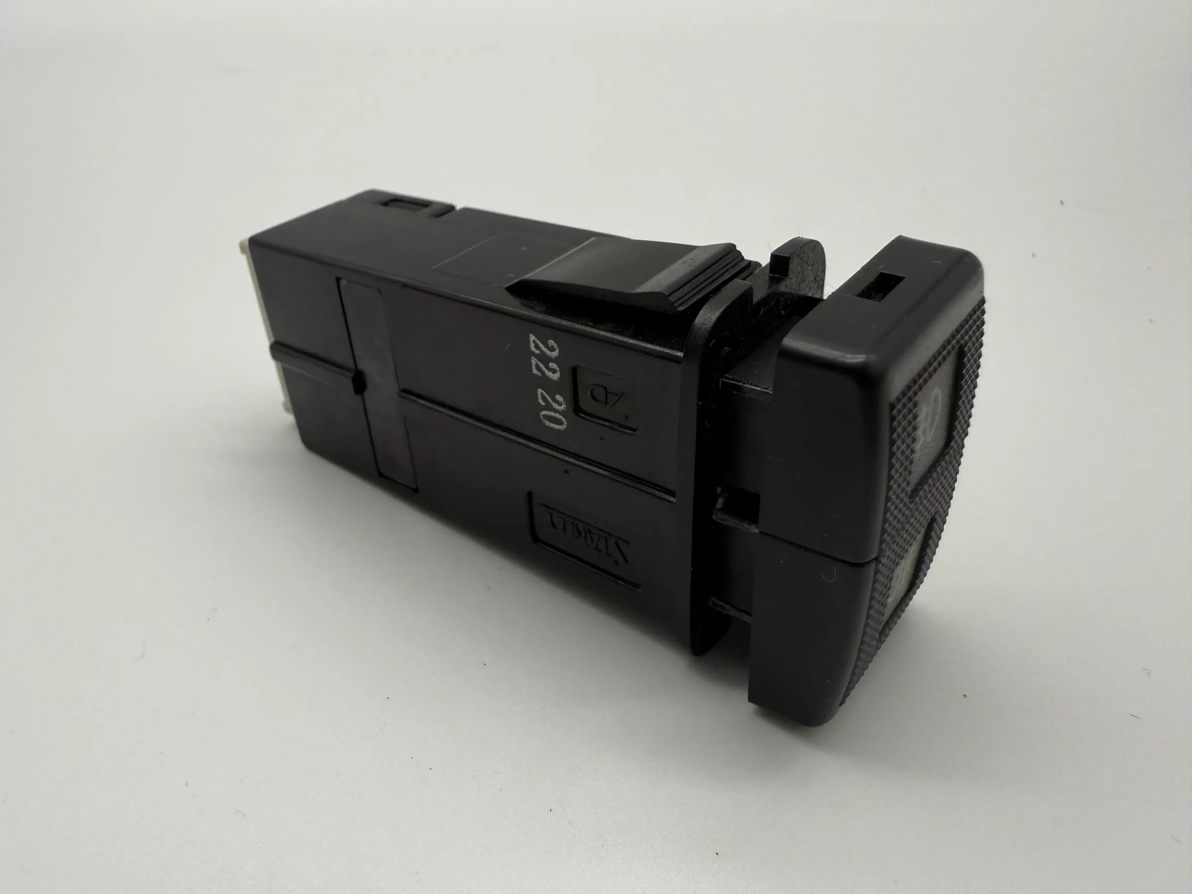 純正マツダ プレマシー CP1.9 フォグランプスイッチ Stanley GE4V-66-480