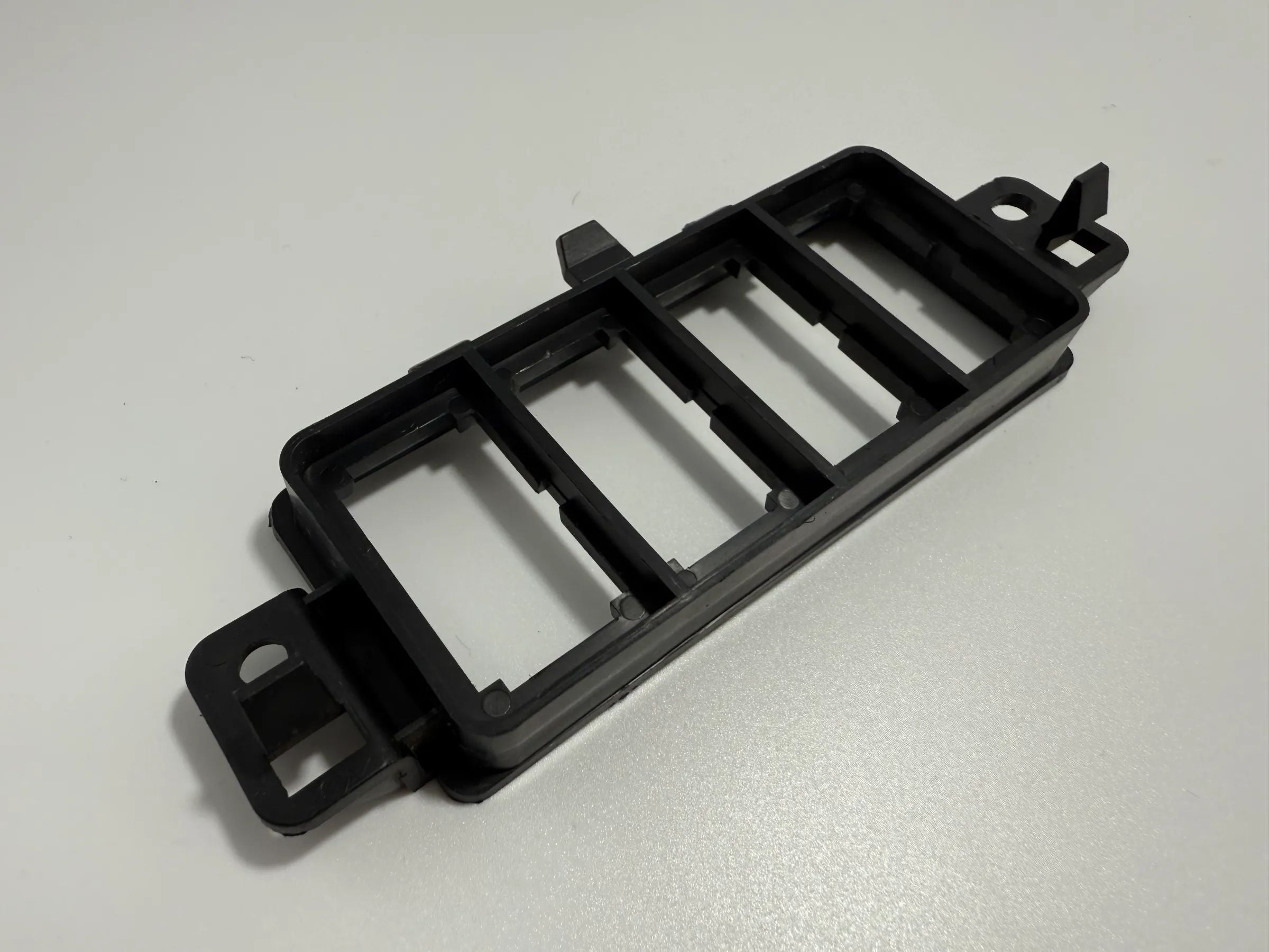 อะไหล่แท้ Mazda Premacy 1.9 CP / 323 แผงสวิตช์ ปุ่ม Stanley