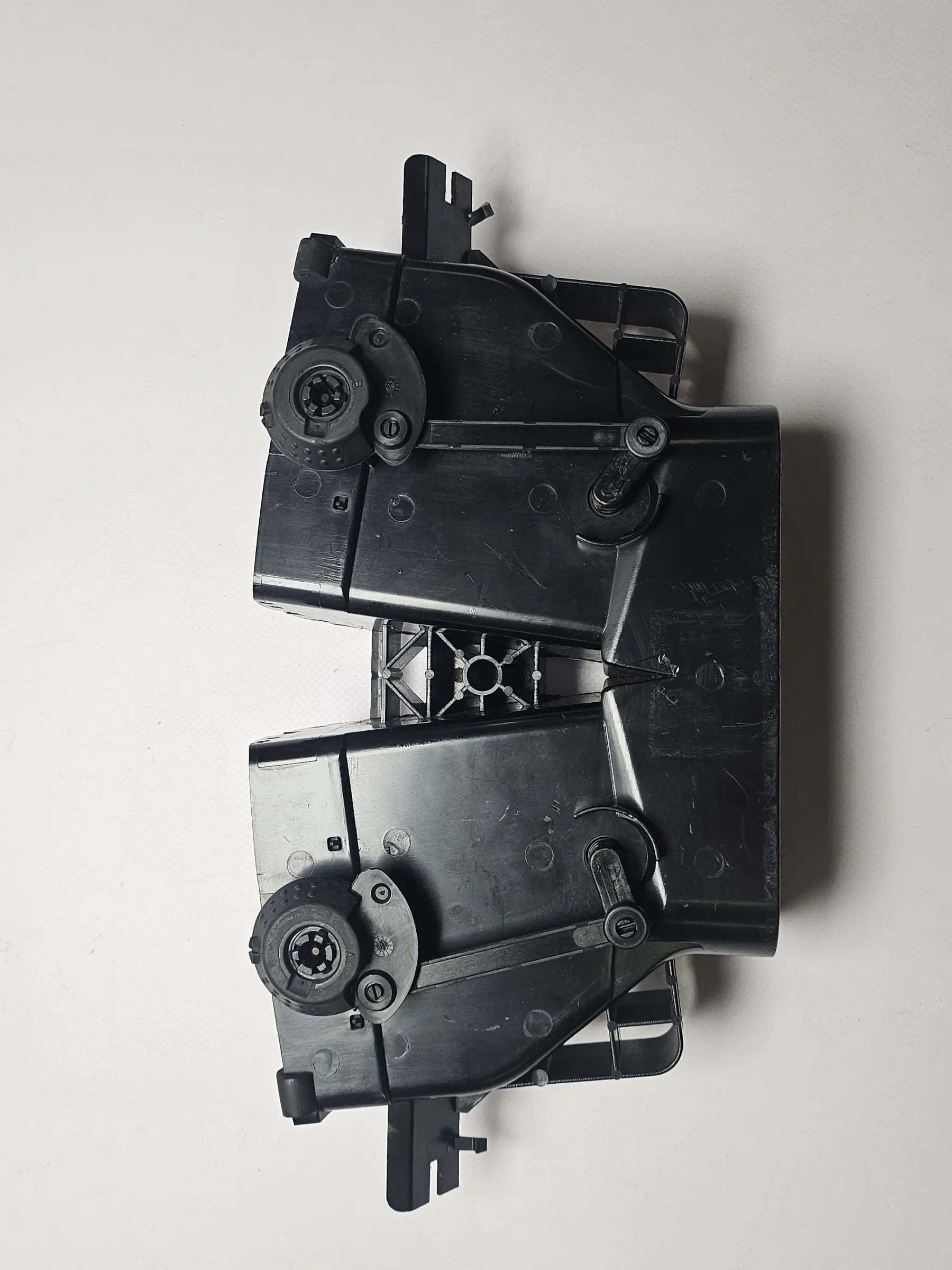 Orig. Mercedes Benz A-Klasse W168 98 BJ Buse d'air diffuseur central 1688300054