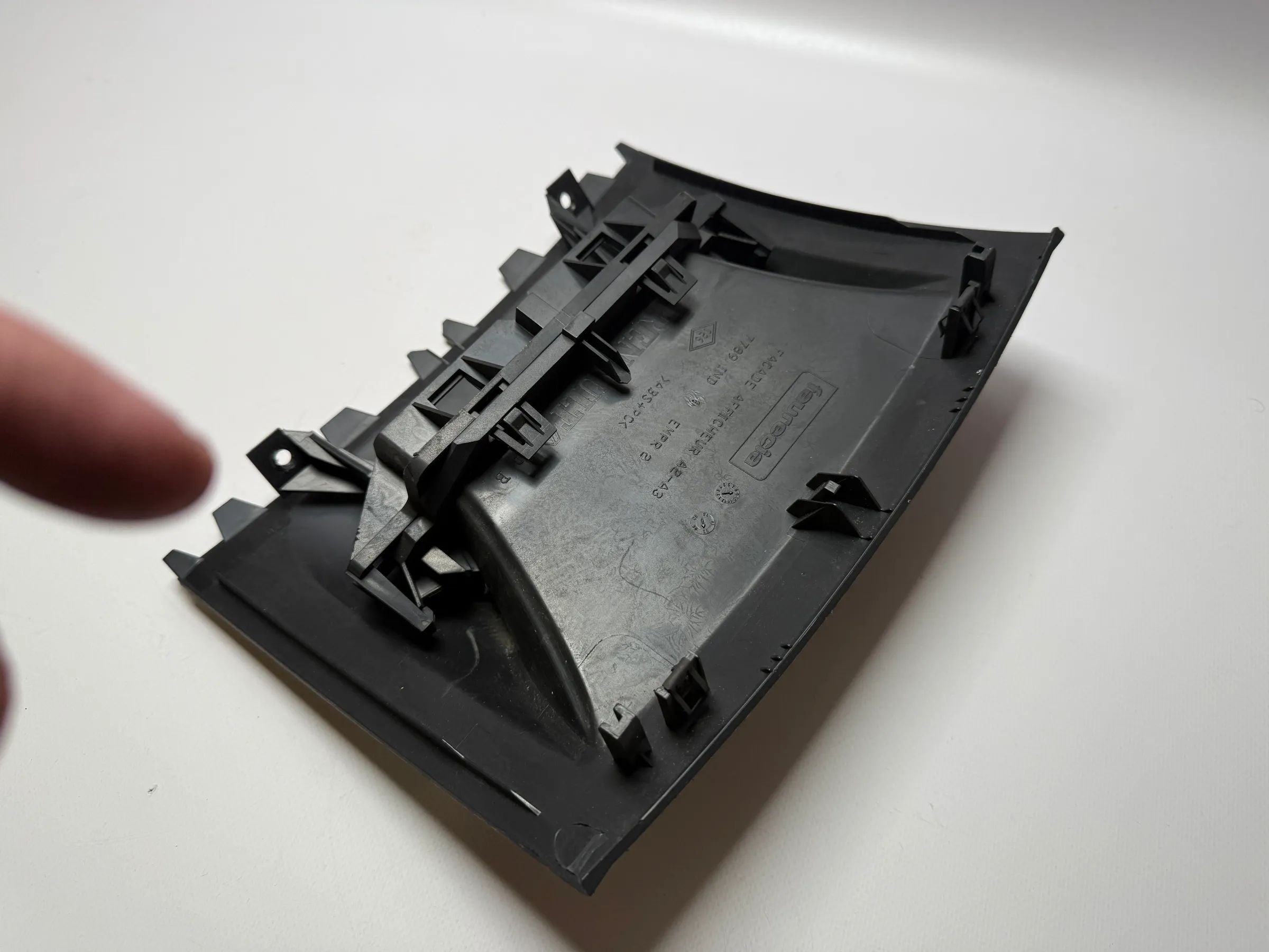 Original Renault Megane II Cabrio Display Blende (Vorderteil) 82000078979