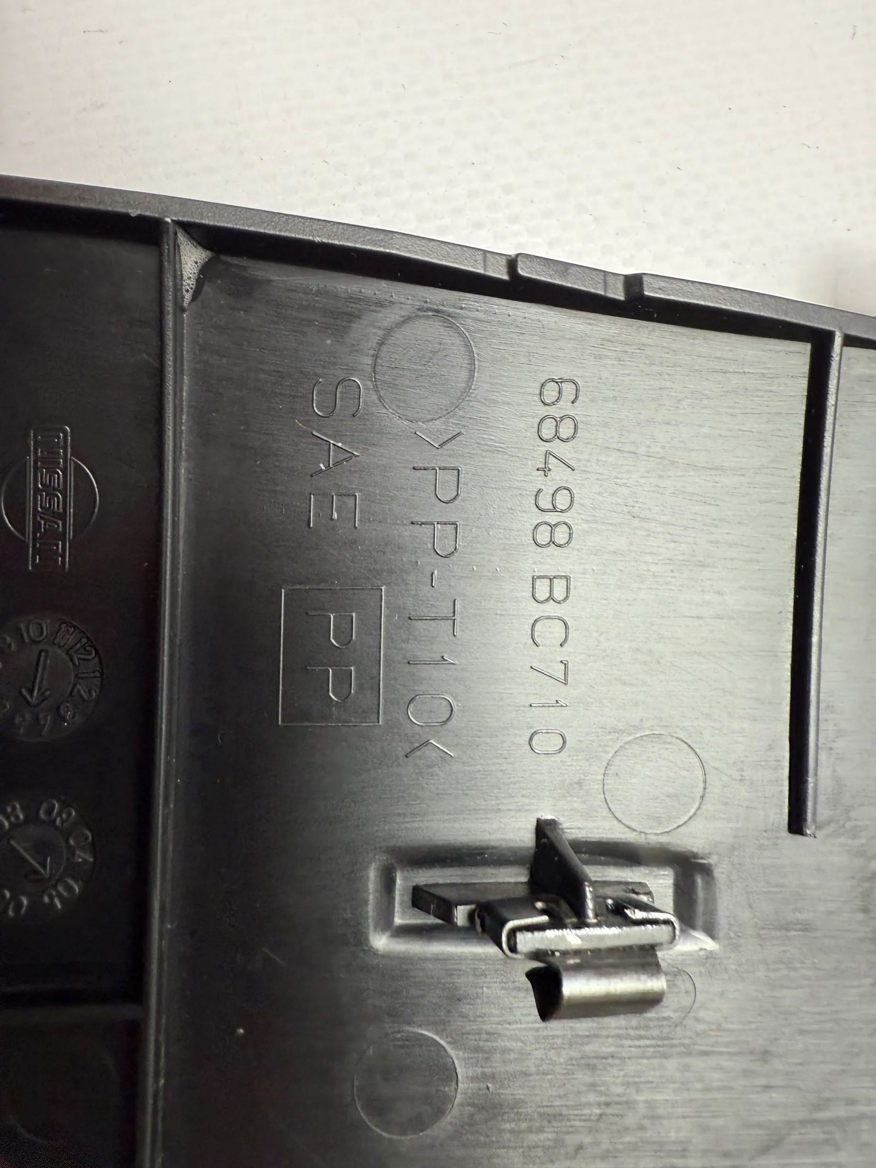 Original NISSAN Micra 3 III K12 trim cover dashboard 68498BC710 