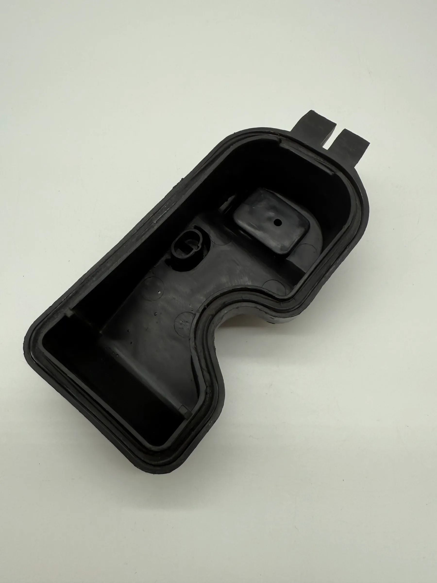 MFT191A80L  Headlight bulb dust cover cap for Fiat Punto UK2057009-62