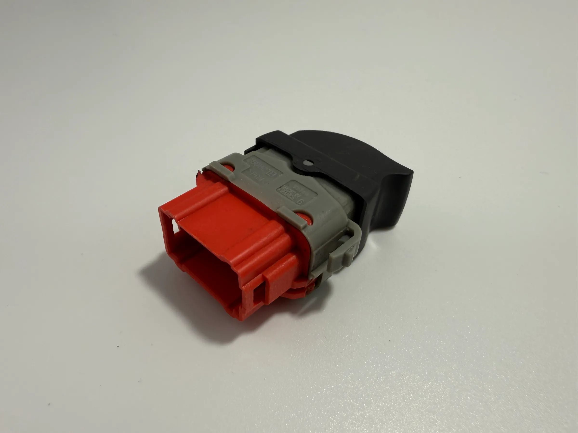 Оригинальный переключатель стеклоподъемника RENAULT CLIO III (BR0/1, CR0/1) красный 2808203