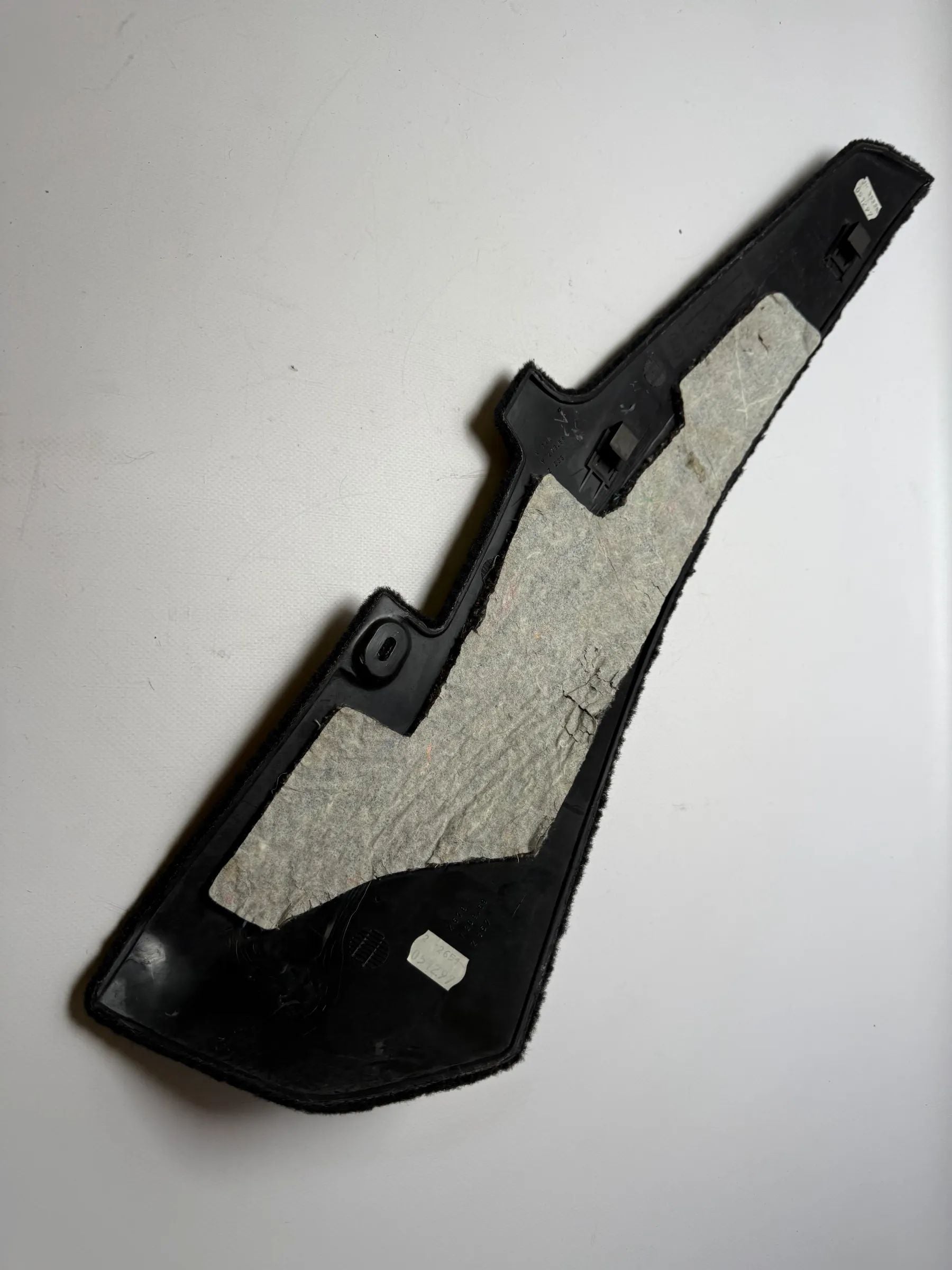 Oryginalna osłona konsoli środkowej dywanik prawy BMW 5er E39 8159692