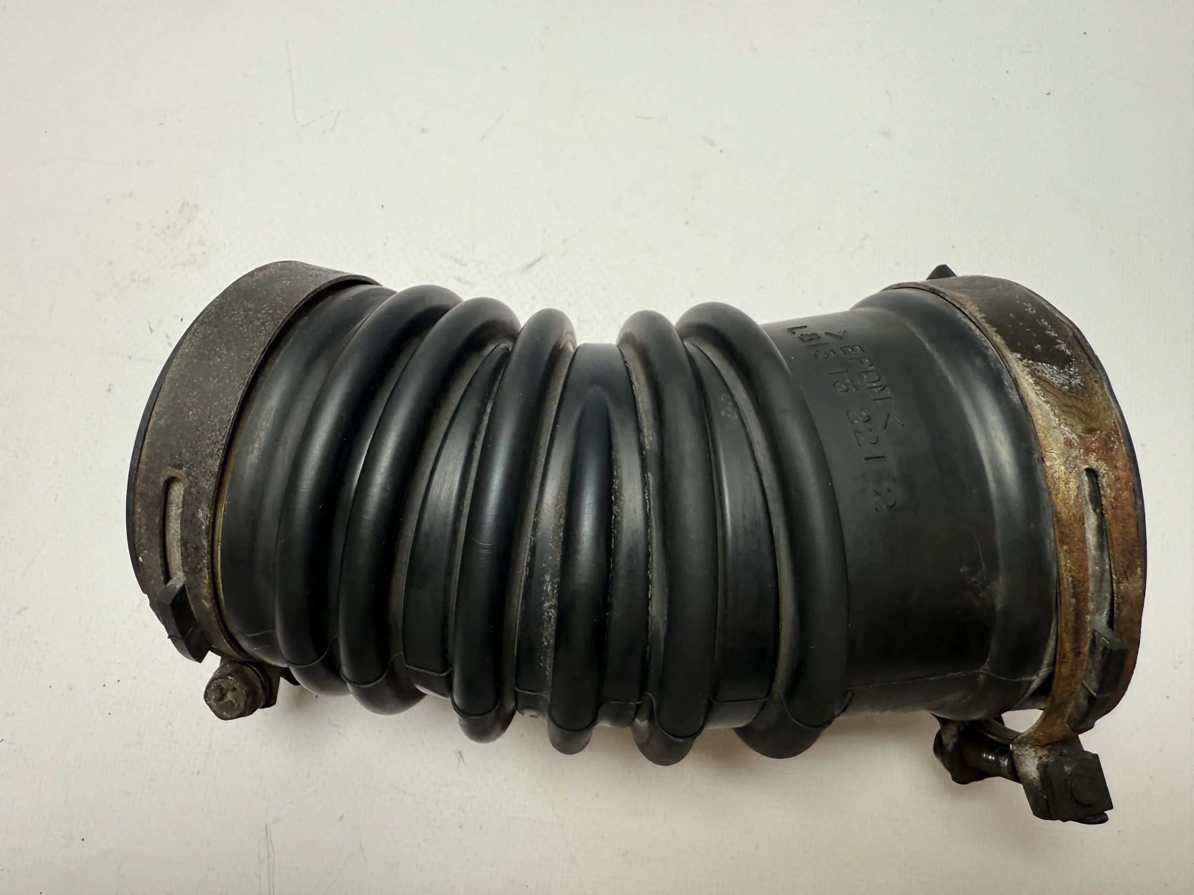 Originele Mazda 6 2.0 104 kW inlaatspruitstuk inlaatslang L813132212