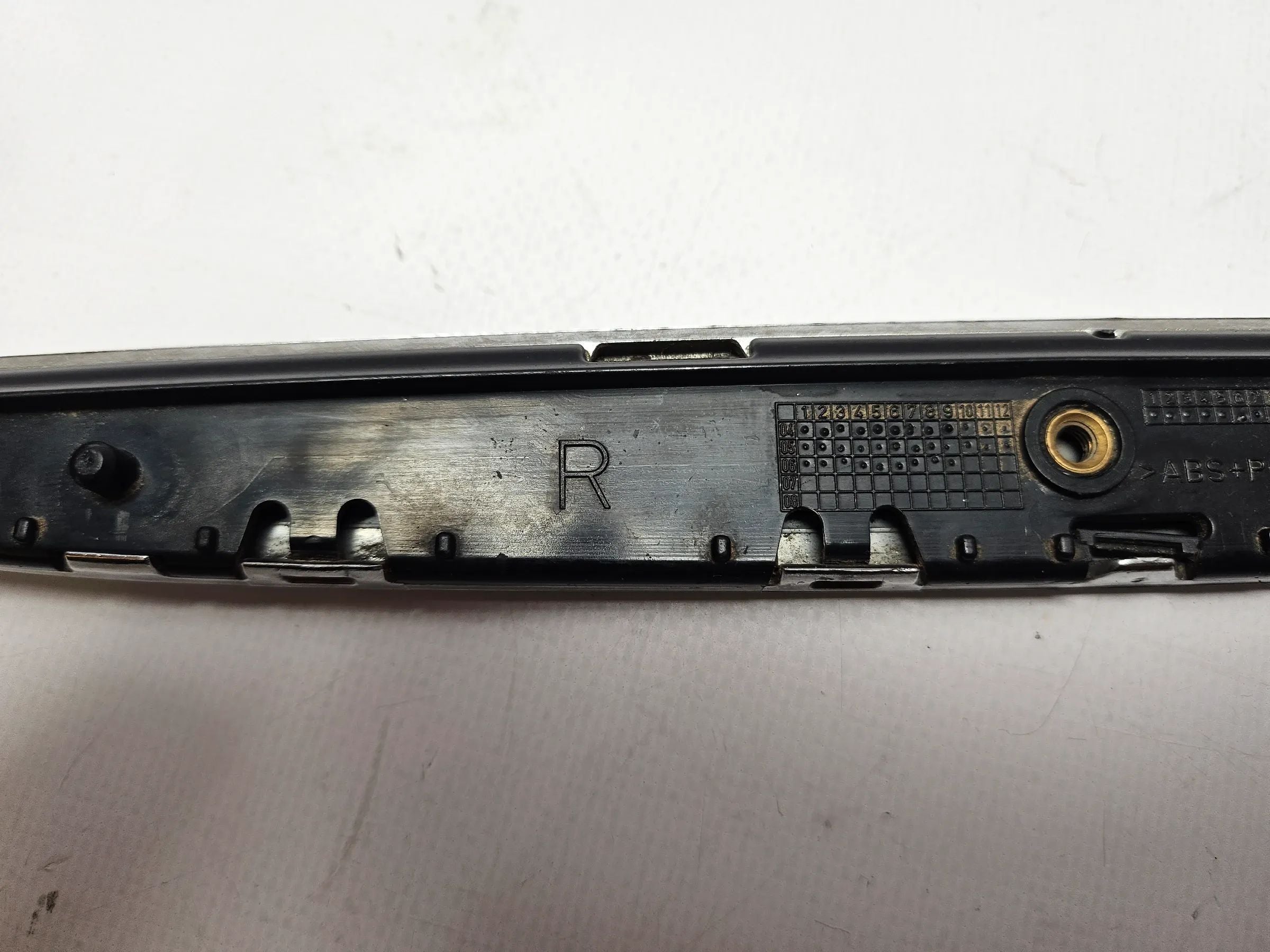 Оригинальная правая верхняя крышка капота двигателя BMW E90 E91 7117242