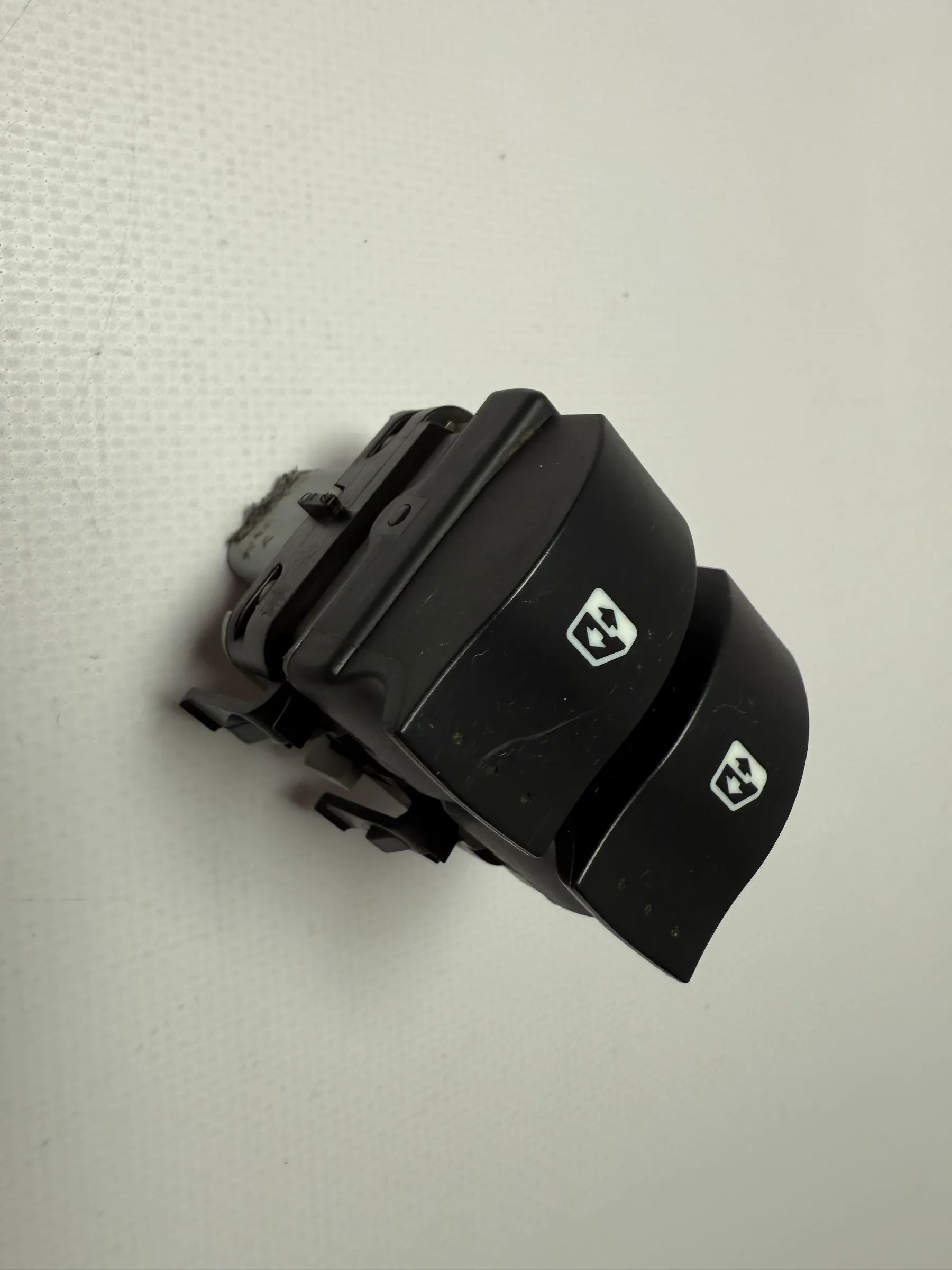 純正 Renault Scenic II 315042A 左前パワーウインドウスイッチ グレー