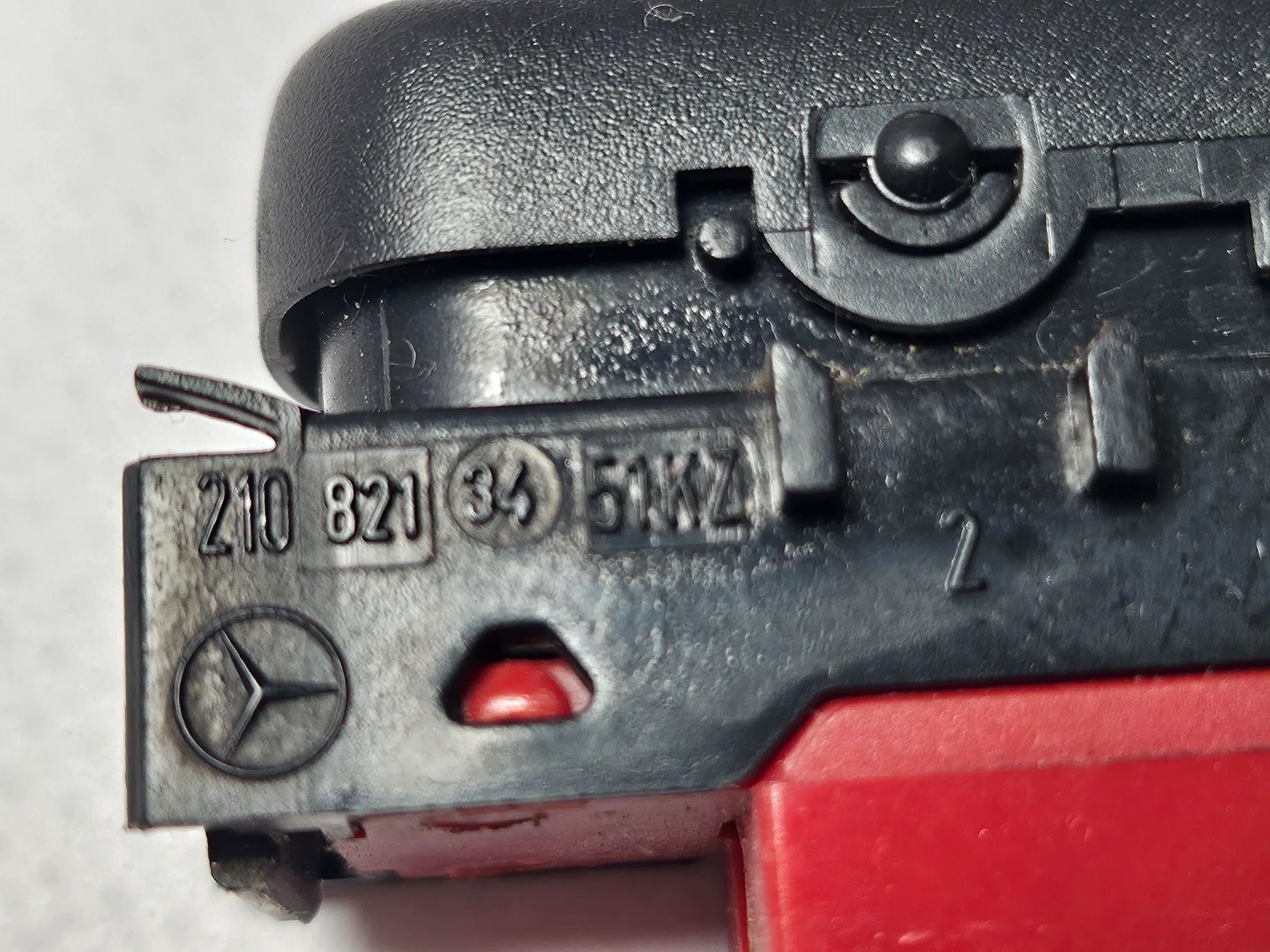 Original Mercedes-Benz C 220 CDI 202 Manual ASR 2108213451KZ - Peça Original auto-veritas.com/pt/