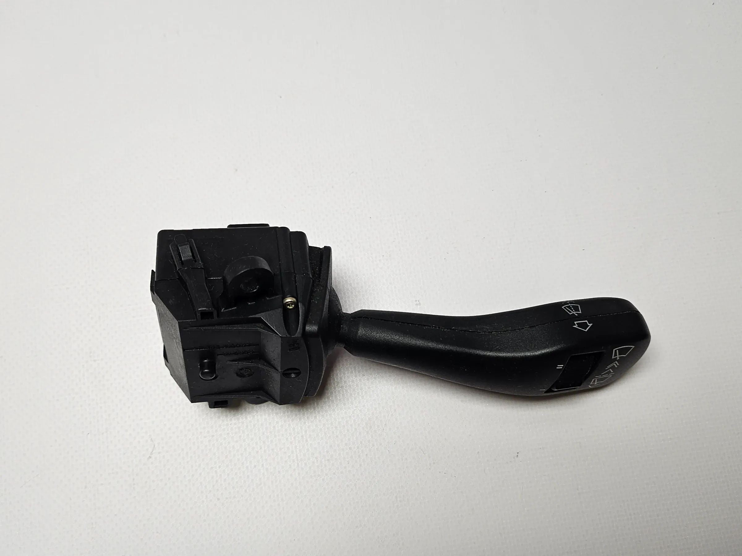 Оригинальный рычаг переключателя стеклоочистителя BMW E39 8363664I