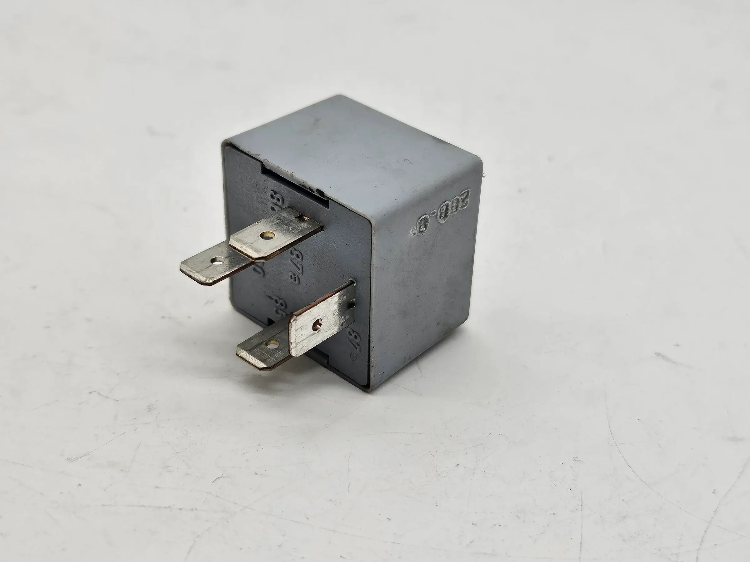 Relé VW 53 Relé de trabalho Relé multifunções Audi Seat Volkswagen Skoda 141951253 Auto-veritas