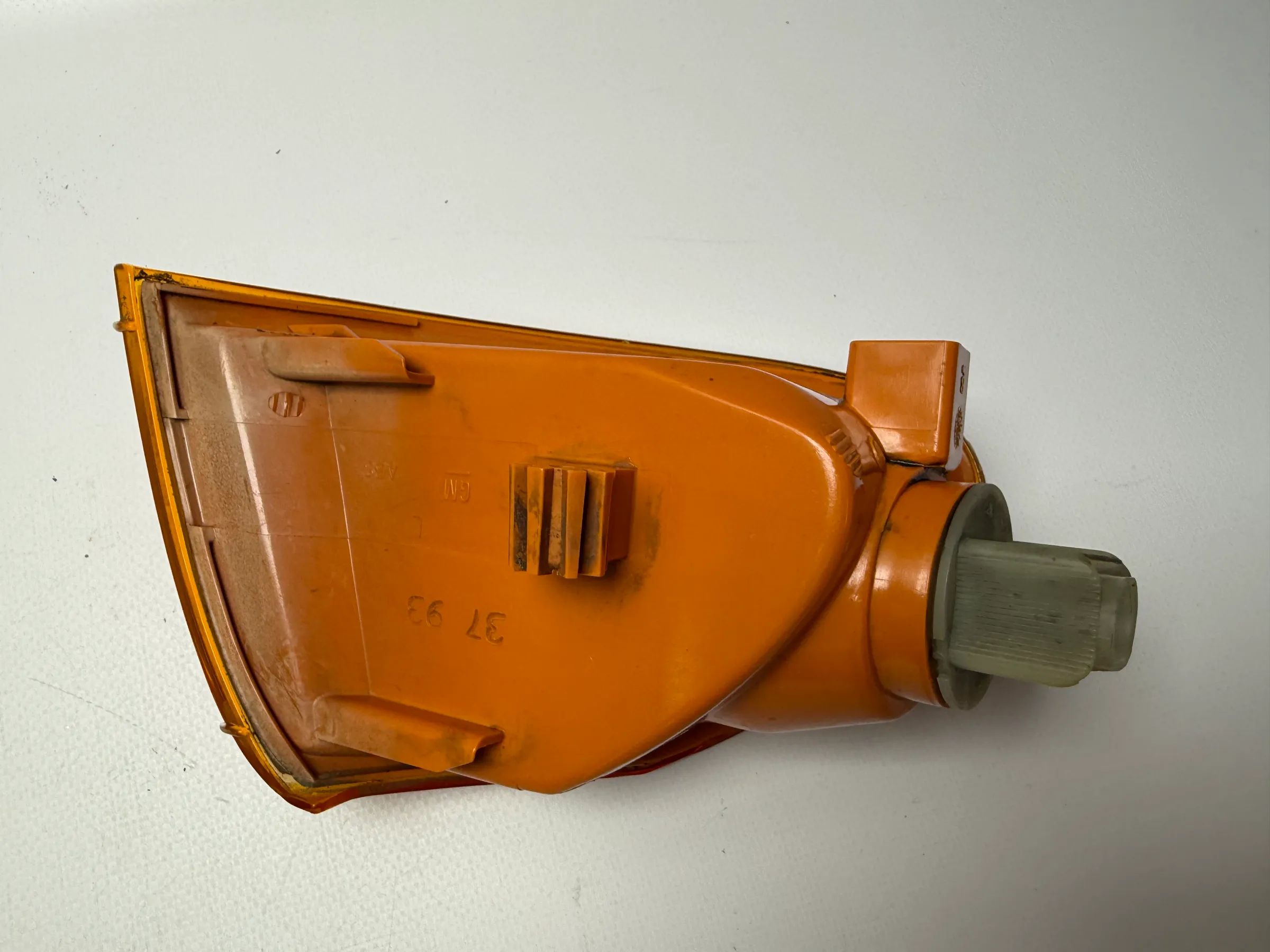 Оригинальный передний левый оранжевый указатель поворота Opel Astra F 91-94 90421897