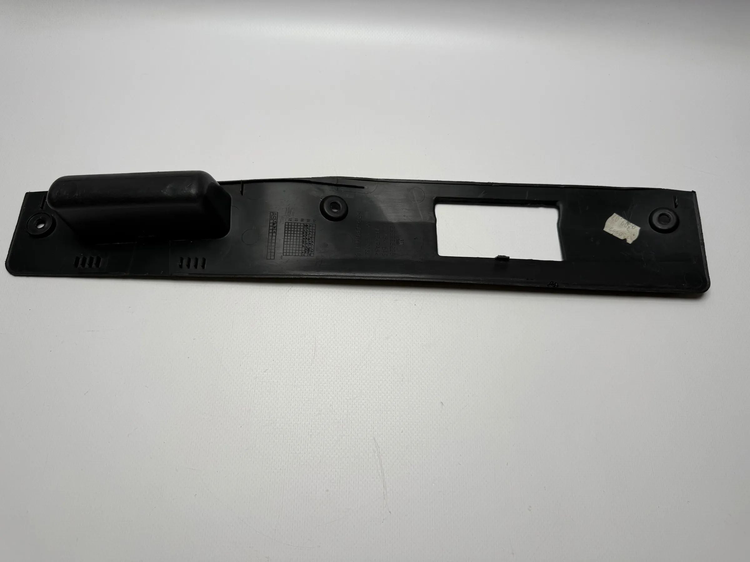 Оригинальная накладка ручки задней двери Opel Zafira B 13164649 32222522 - Auto-veritas