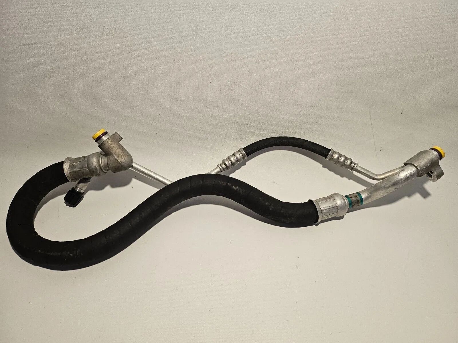 สายดูดแอร์ คอมเพรสเซอร์ BMW 1er E87 3er E90 E91 อะไหล่แท้ 6951637