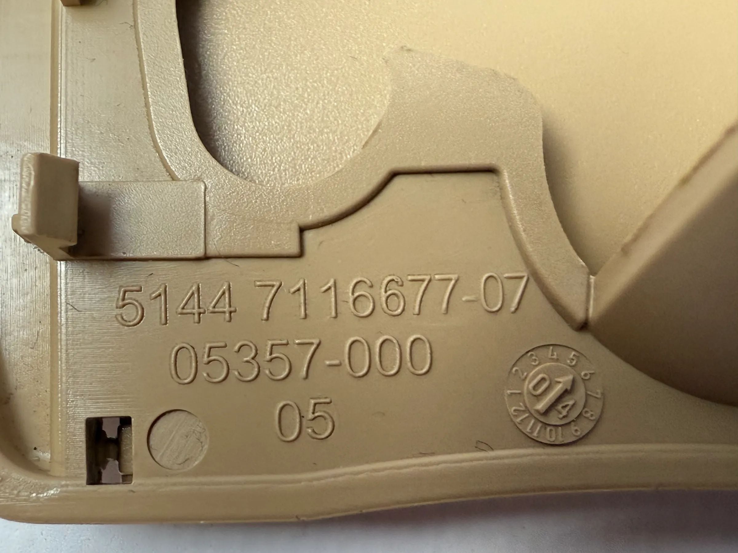 Original BMW Serie 5 E61 Soporte Red Separadora Maletero 51447116677