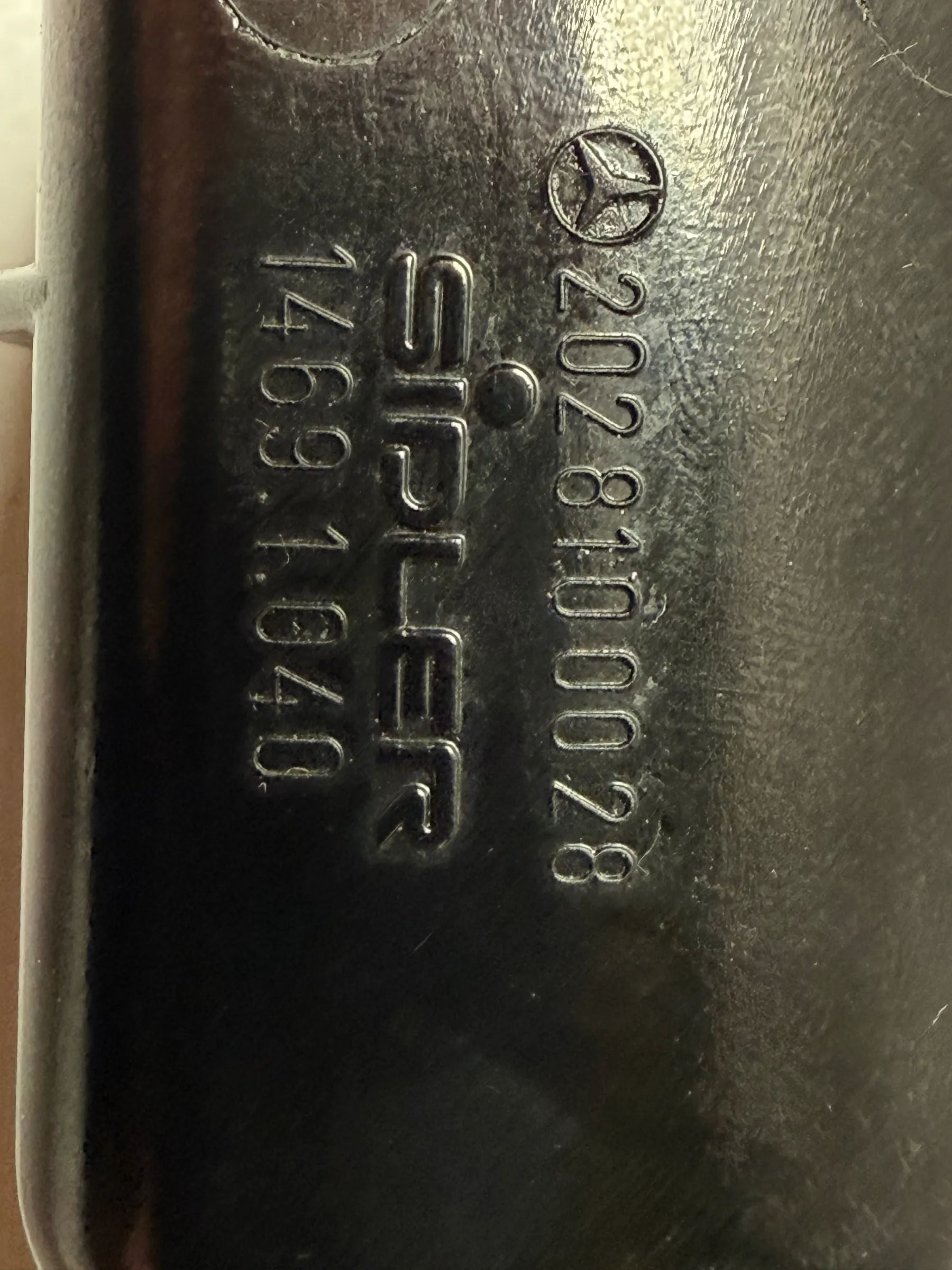 Originele Mercedes-Benz C-Klasse Asbak Middelconsole A2028100028