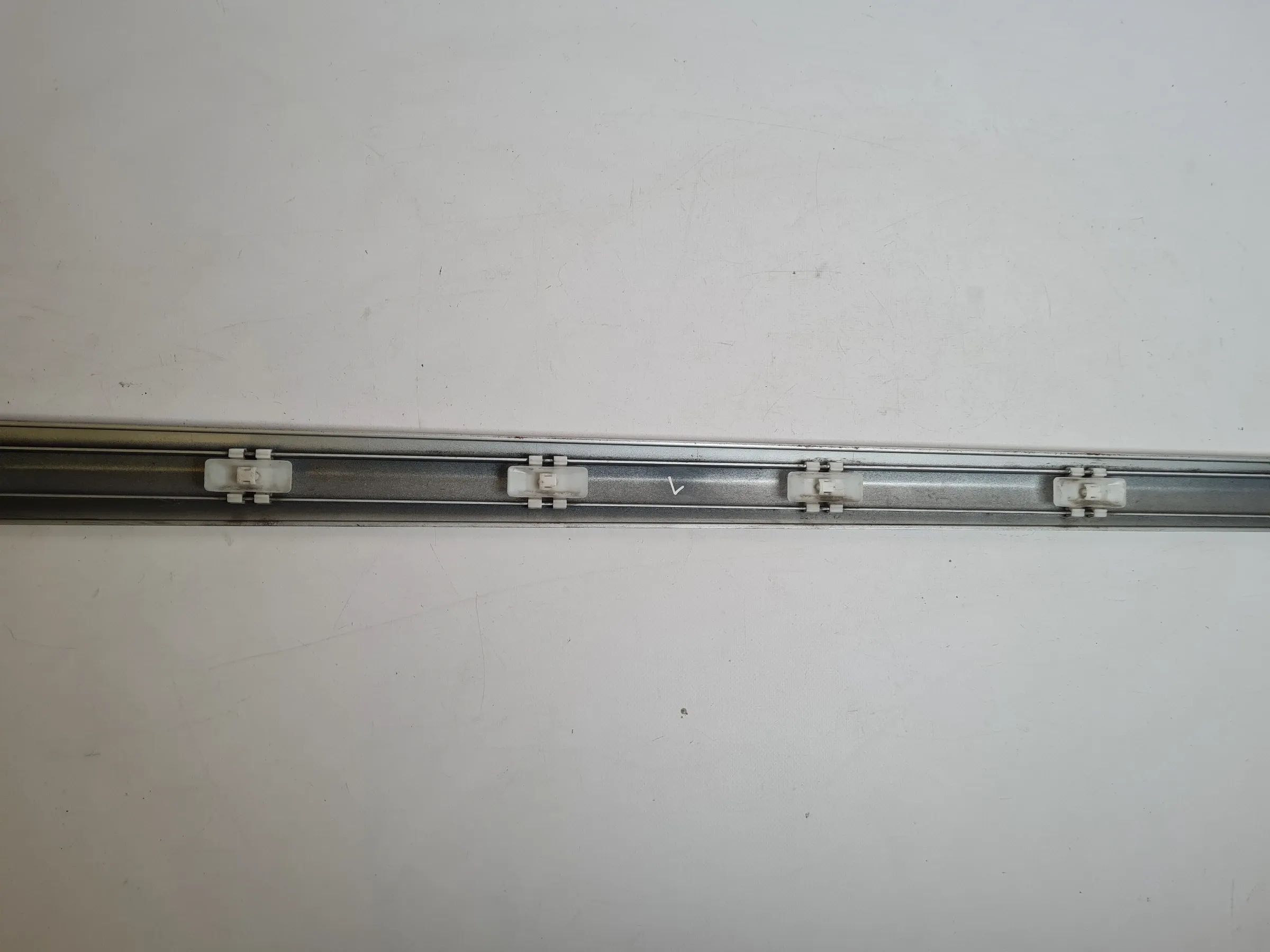 Original Mercedes C-Klasse (CL203) Dekor-/Zierleiste Links Silber A2036903562