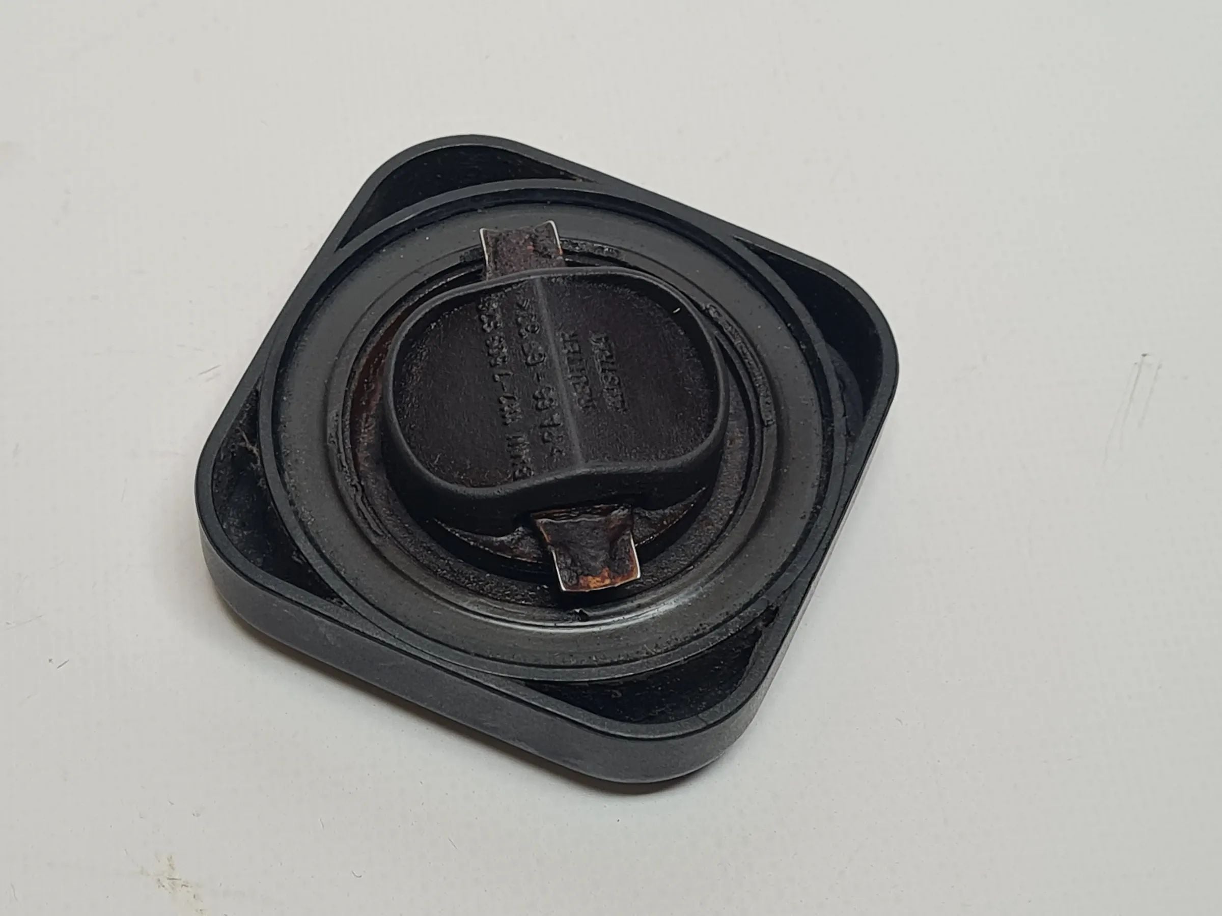 BMW Verschlussdeckel Öleinfüllstutzen 3er 5er 6er E46 E90 11127500568 ORIGINAL