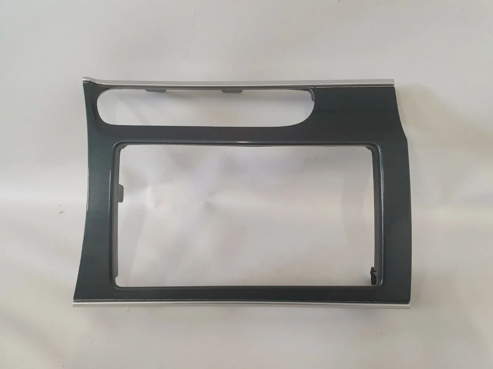 oryginalna zaślepka tunelu środkowego popielniczka Mazda 6 GY Sport Gr1C64431 K4366