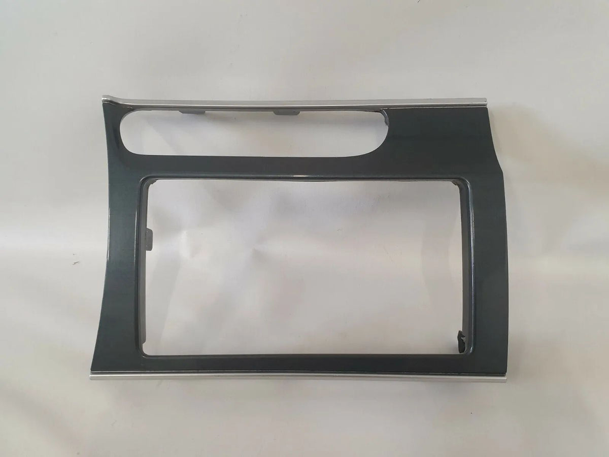 oryginalna zaślepka tunelu środkowego popielniczka Mazda 6 GY Sport Gr1C64431 K4366