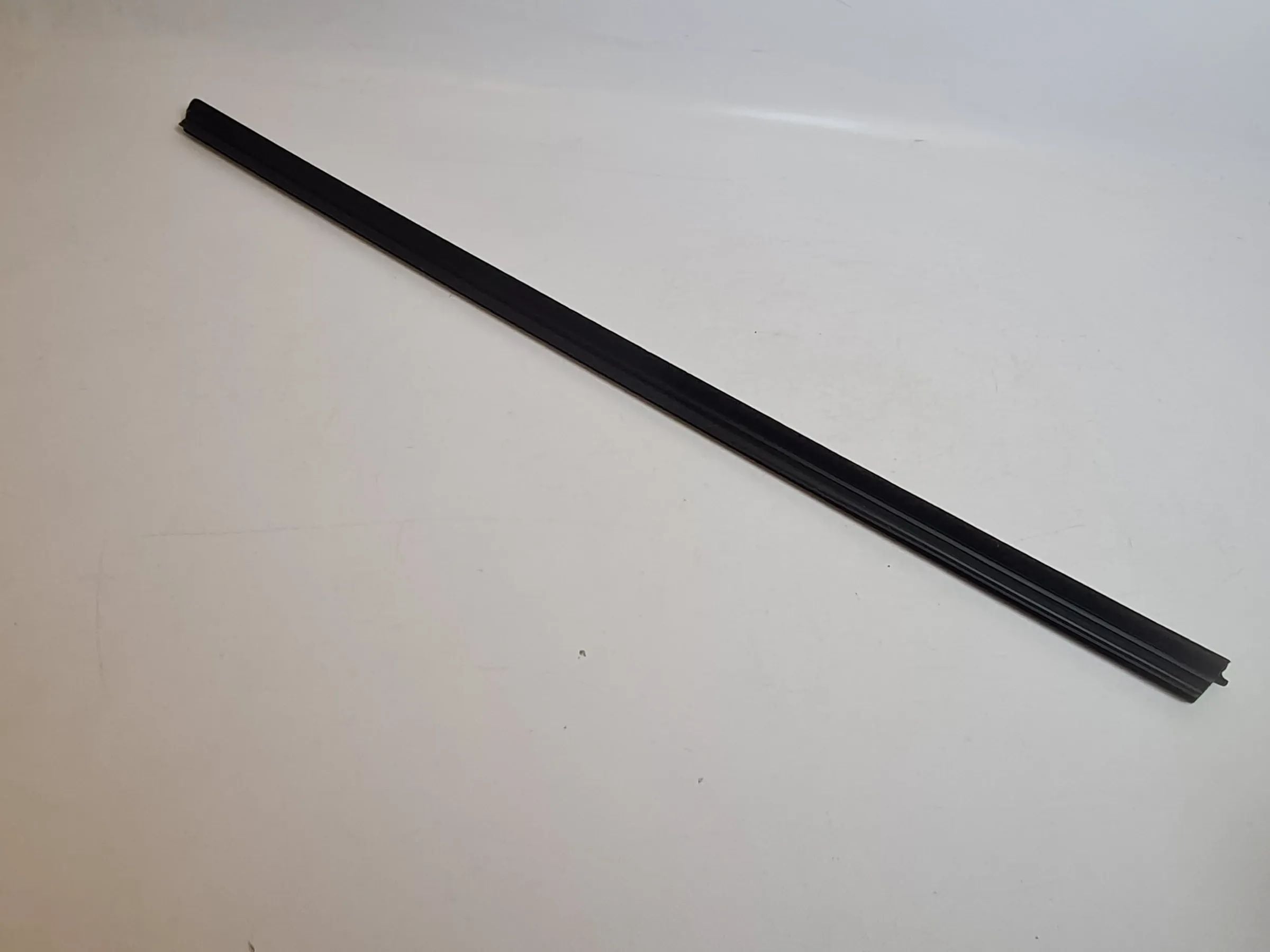 Fiat Punto (188) Fensterschachtleiste Vorne L/R (2 Türer)