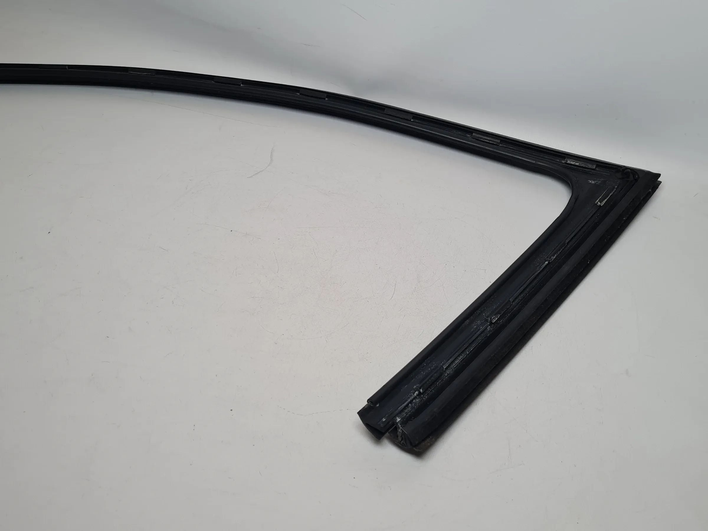 Seat Ibiza IV (6J5/6P1) Fensterführung Leiste Vorne Rechts 6J4837432RD