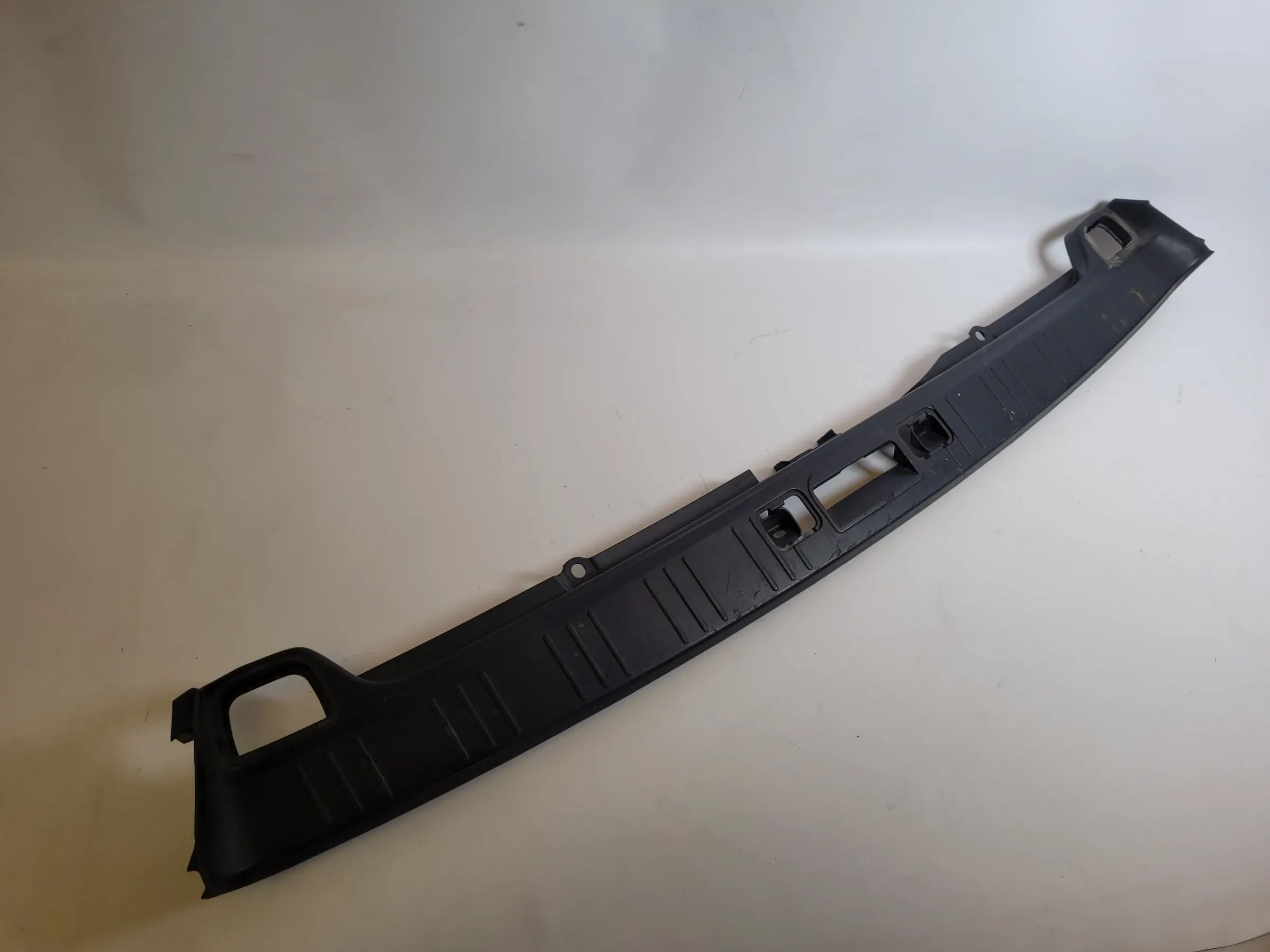 BMW 5er Touring E39 Blende Landekante Kofferraum 51.47-8185232 Original