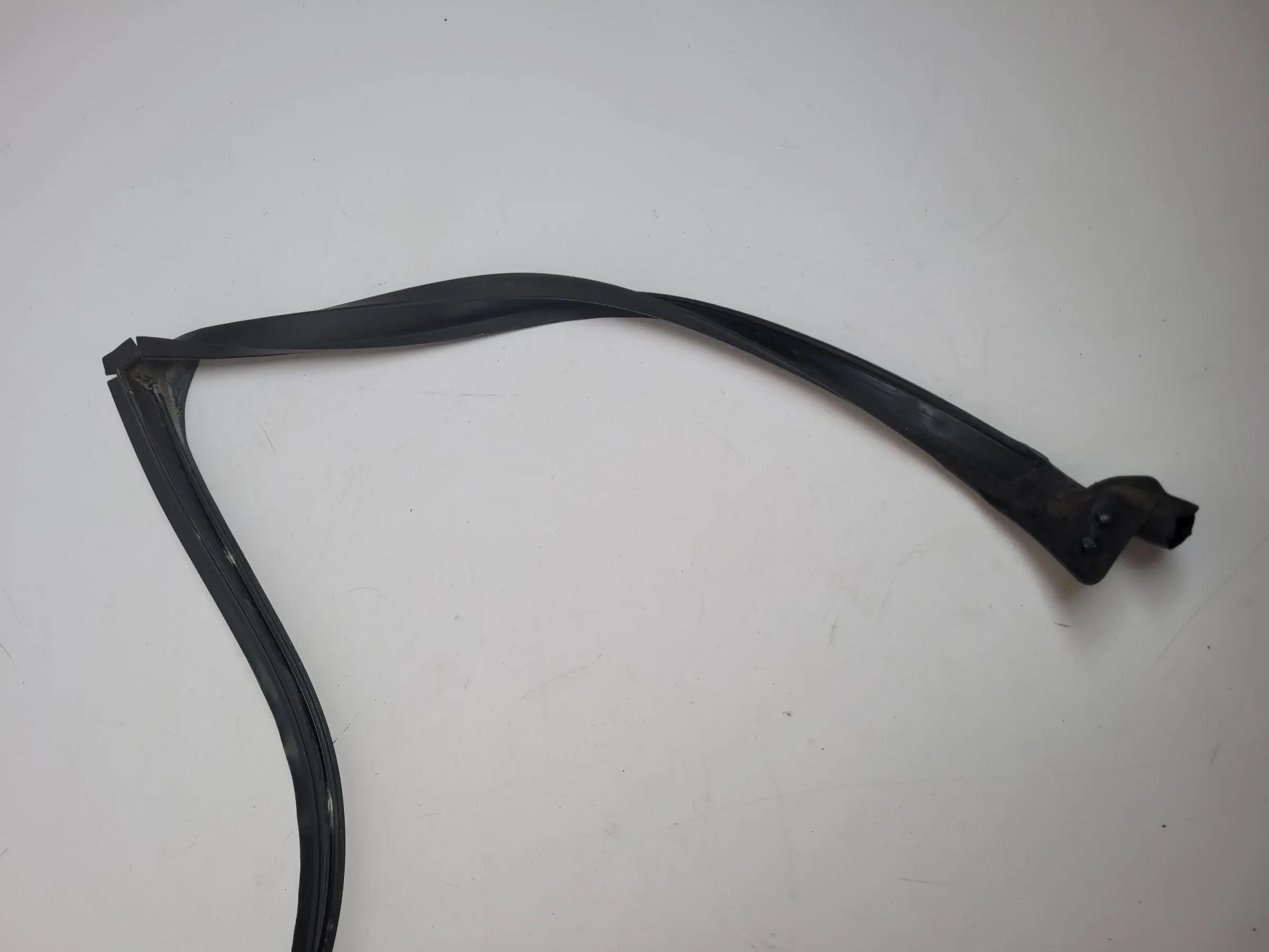 BMW 5er Touring E39 Türdichtung Führung Links Hinten Außen Oben (Original)