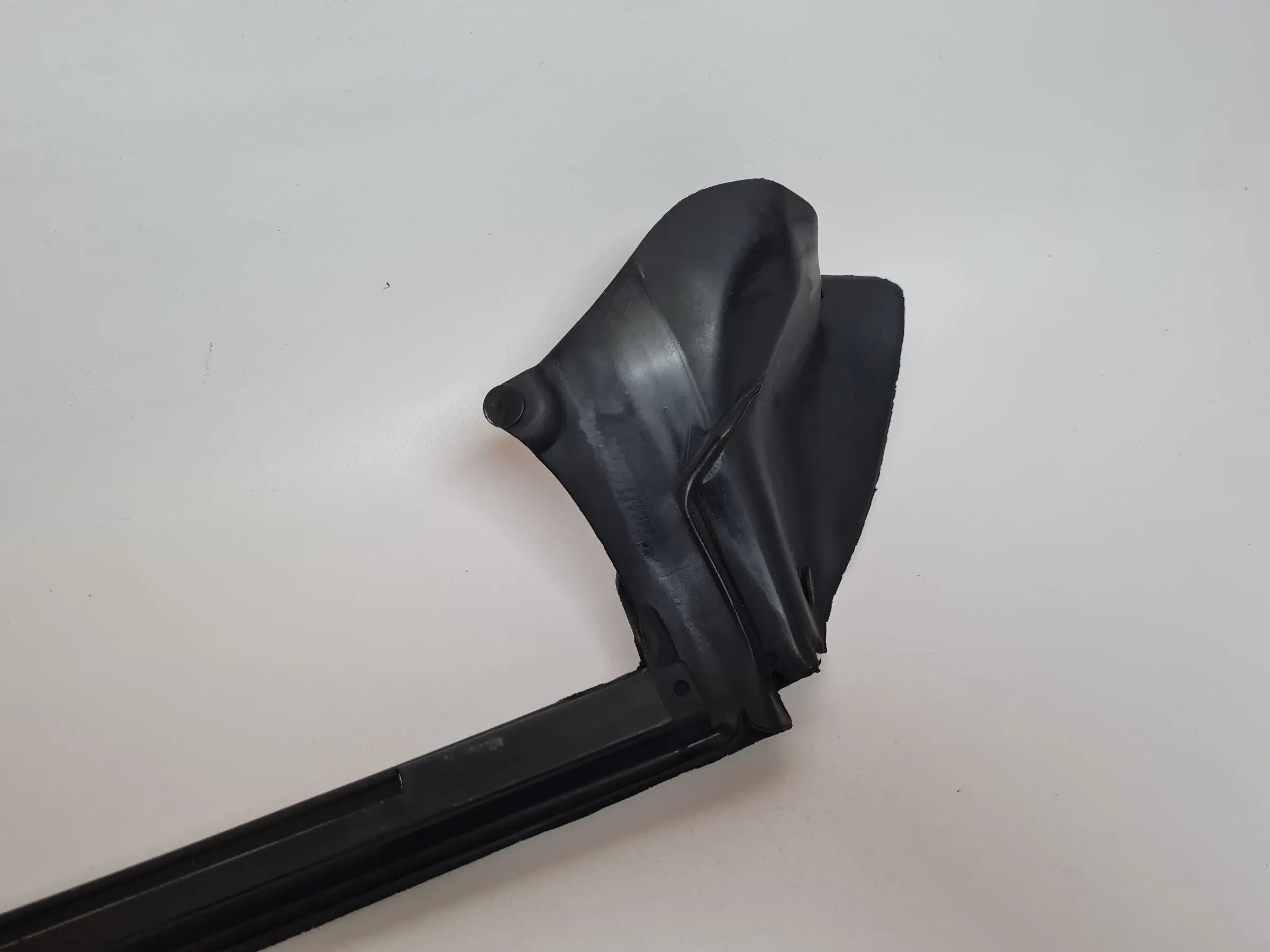 Mini One (R50/R53) Türdichtung Leiste Links 51.71-7039865 (Original)