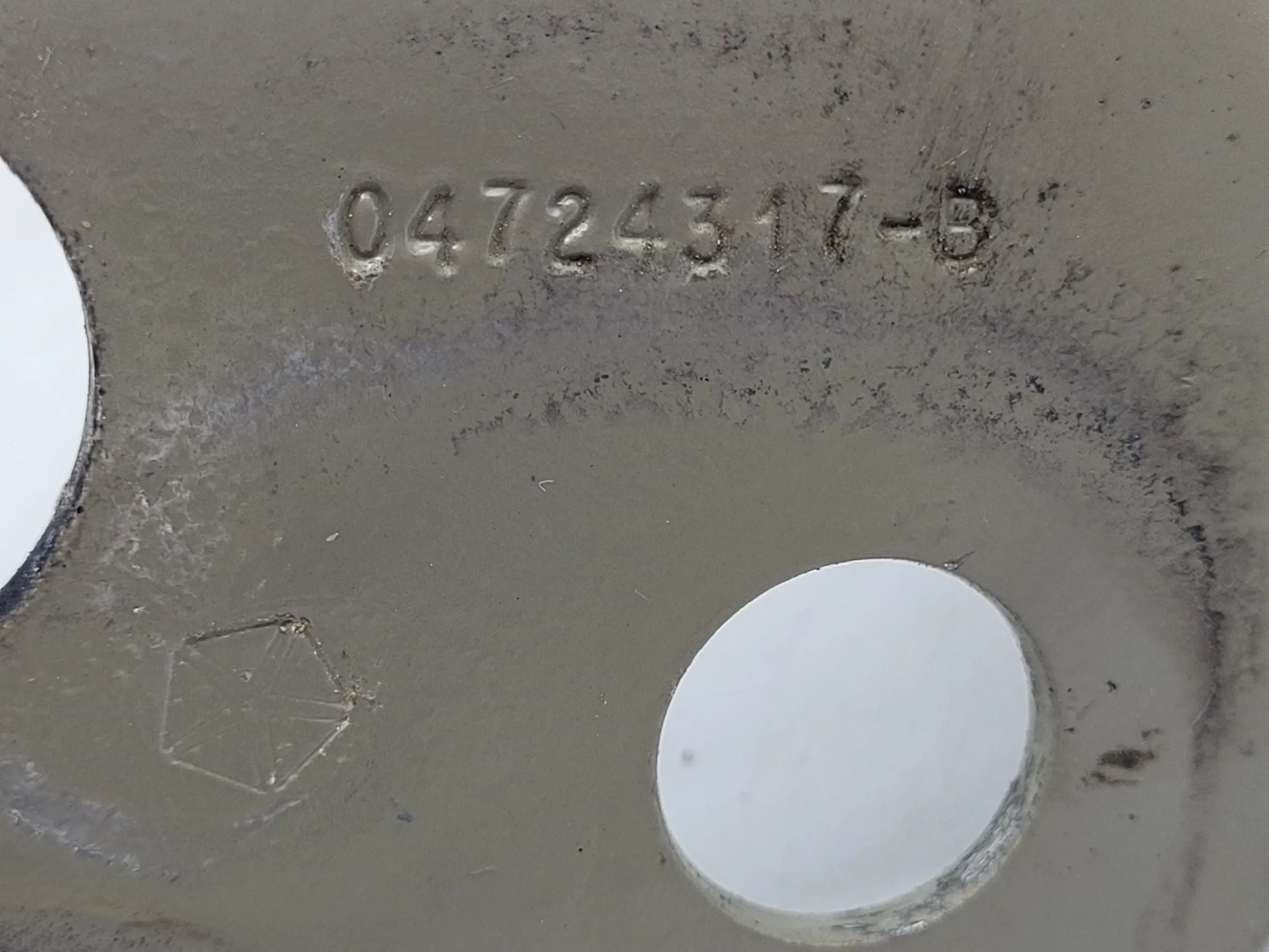 Chrysler Stratus Cabrio JA/JX Scharnier Heckklappe Links 04724317-B (Original)
